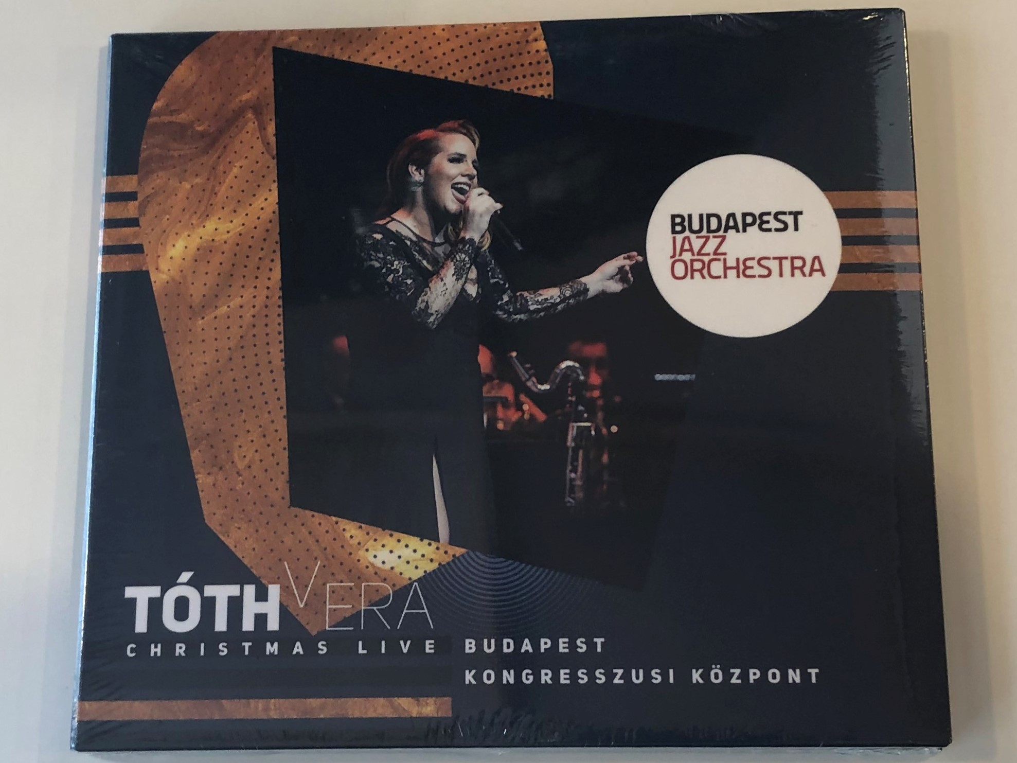 toth-vera-christmas-live-budapest-kongresszusi-kozpont-budapest-jazz-orchestra-bjo-records-audio-cd-2019-bjo-0010-1-.jpg