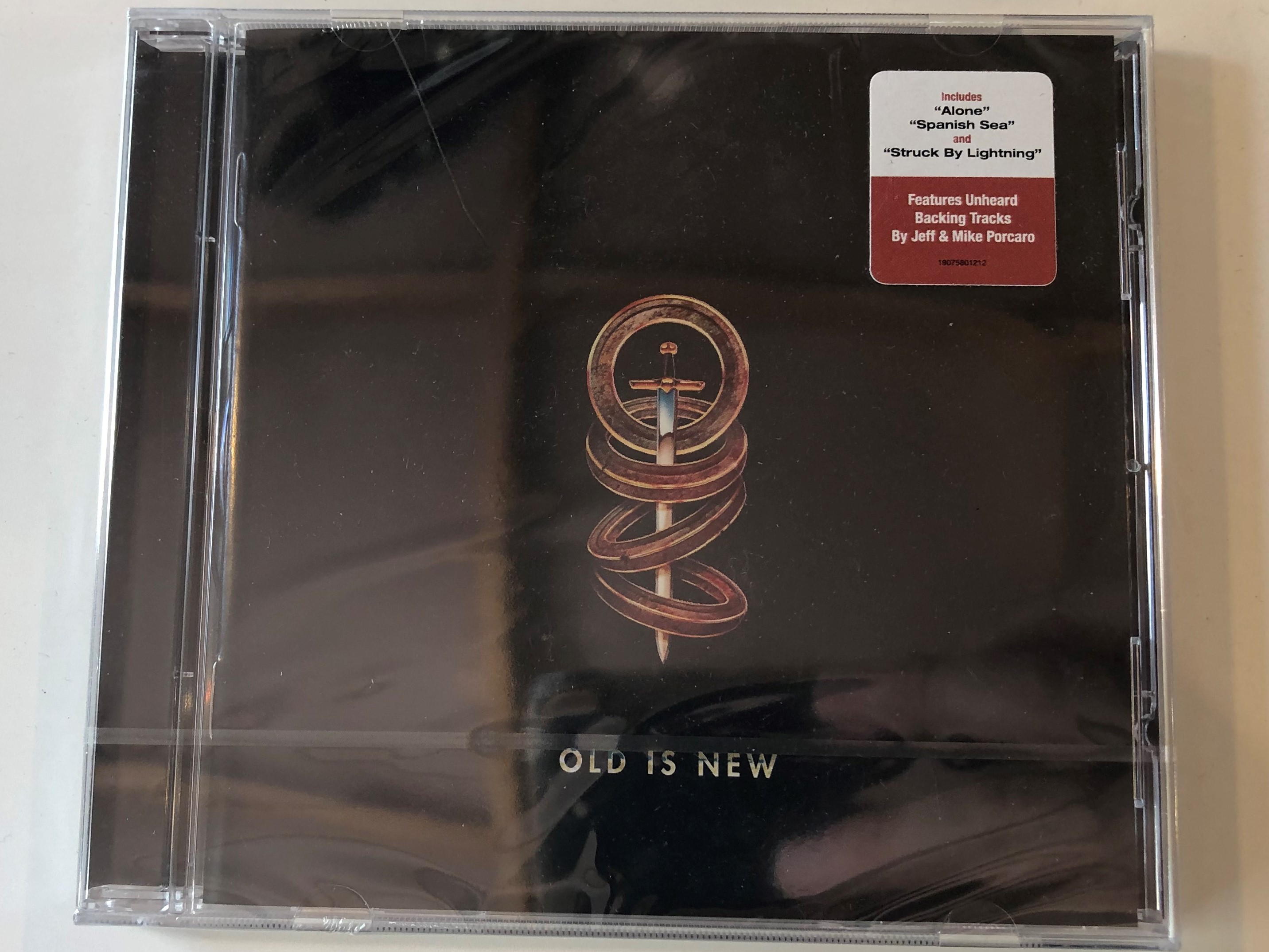 toto-old-is-new-includes-alone-spanish-sea-and-struck-by-lighting-features-unheard-backing-tracks-by-jeff-mike-porcaro-legacy-audio-cd-2020-19075801212-1-.jpg