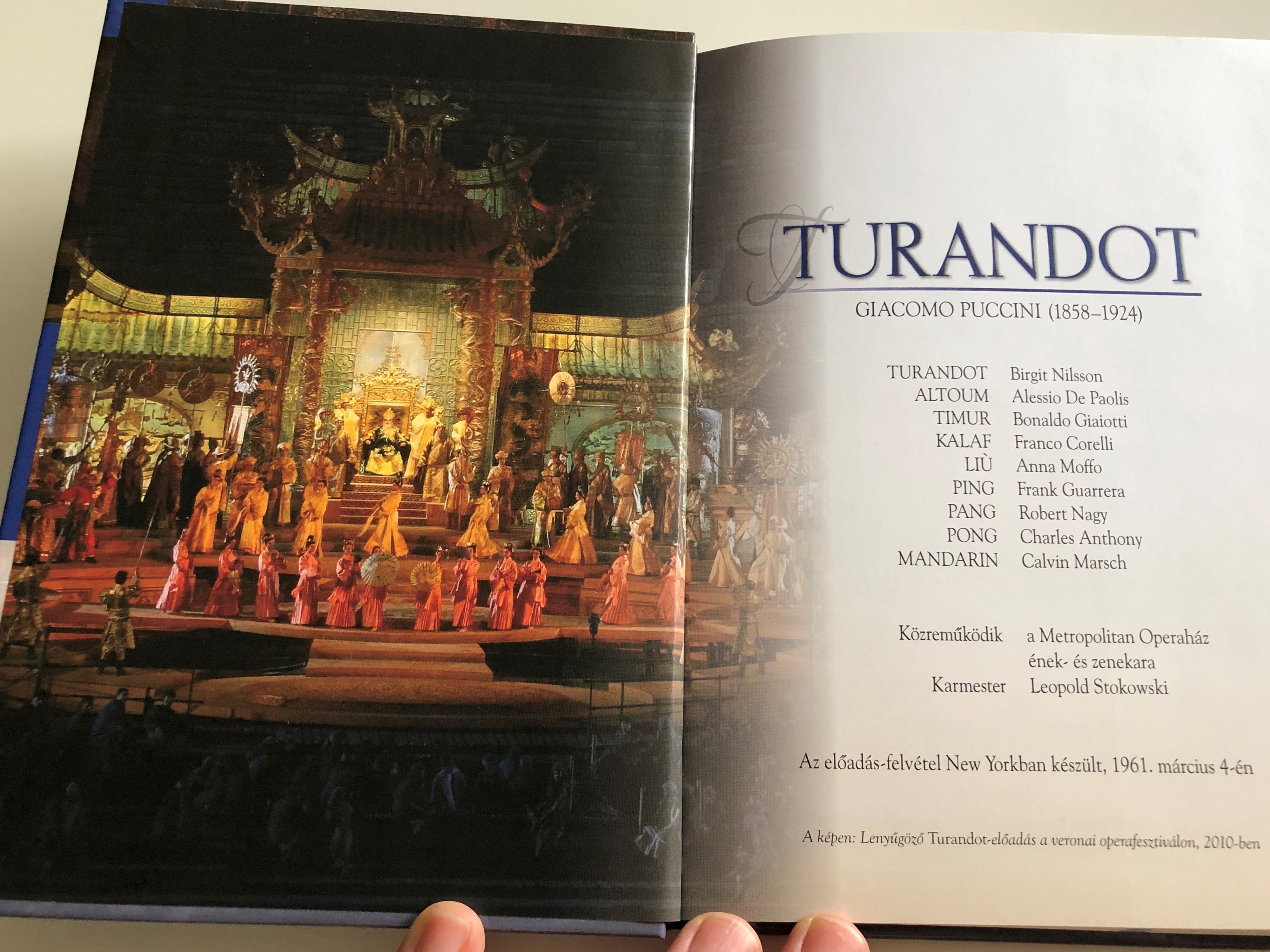 turandot-giacomo-puccini-metropolitan-opera-chorus-and-orchestra-conducted-by-leopold-stokowski-with-audio-cd-hardcover-kossuth-2-.jpg