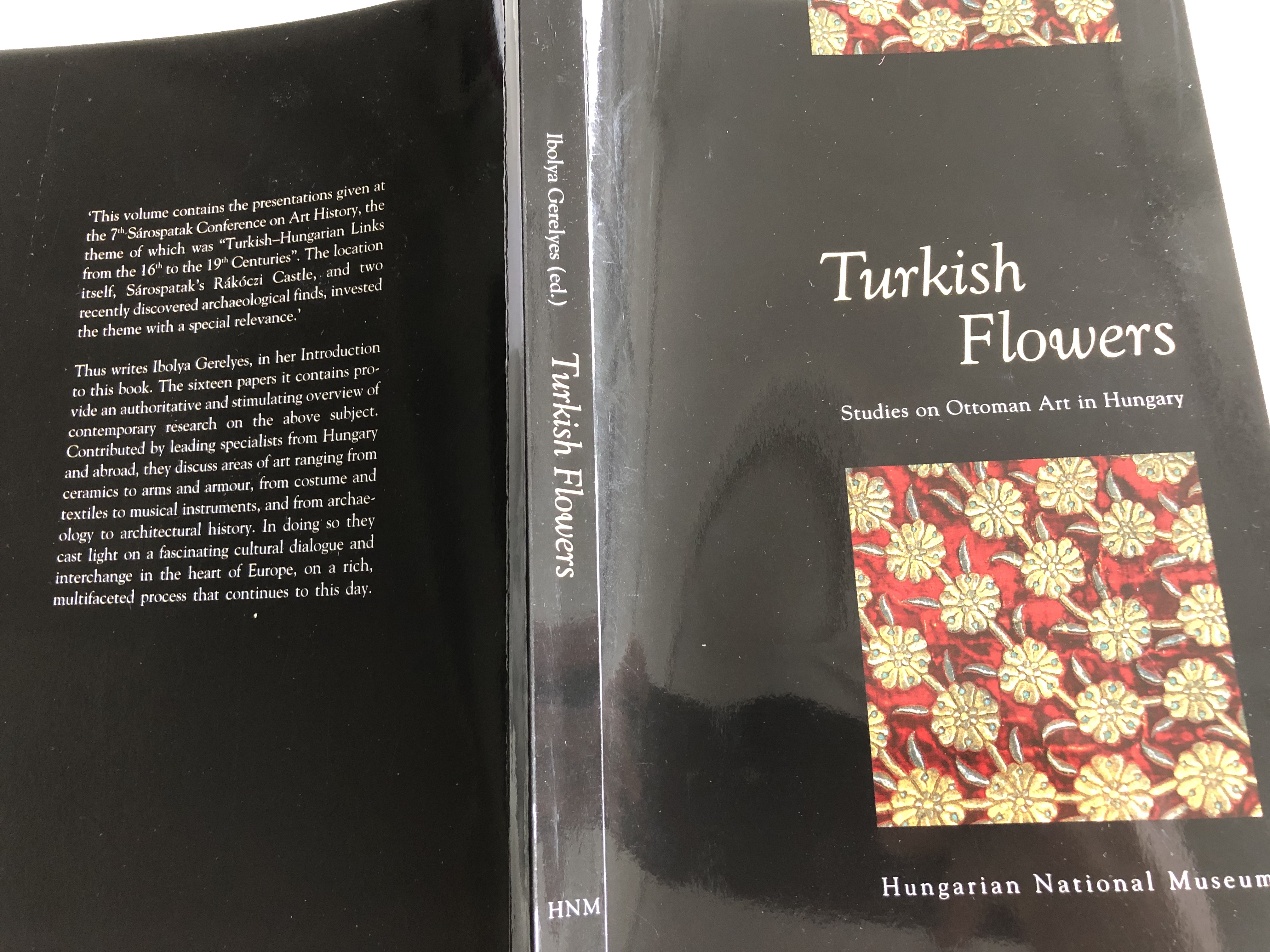 turkish-flowers-studies-on-ottoman-art-in-hungary-hungarian-national-museum-2005-editor-ibolya-gerelyes-21-.jpg