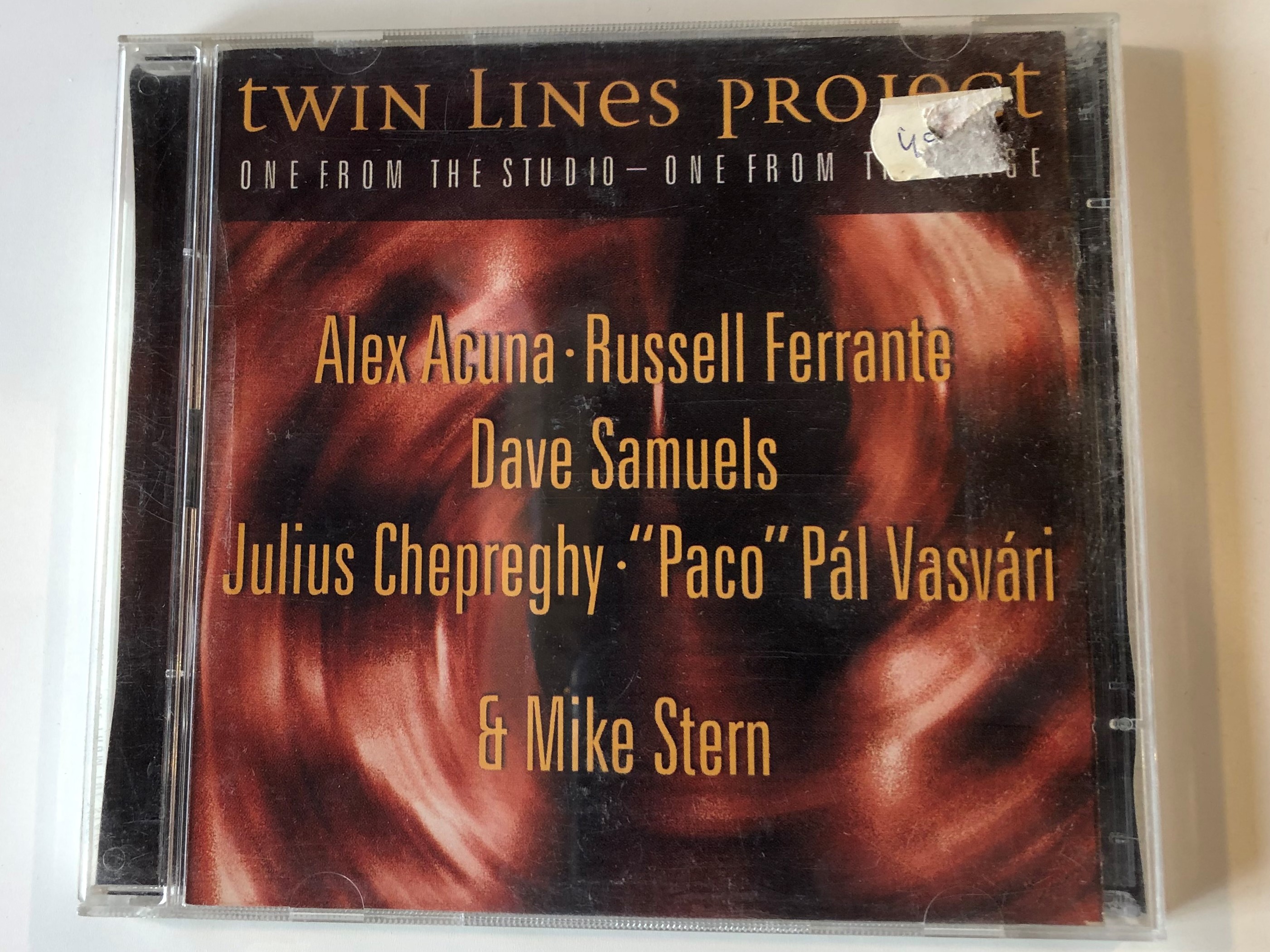 twin-lines-project-one-from-the-studio-one-from-the-stage-alex-acuna-russell-ferrante-dave-samuels-julius-chepreghy-paco-pal-vasvari-mike-stern-periferic-records-2x-audio-cd-1999-1-.jpg
