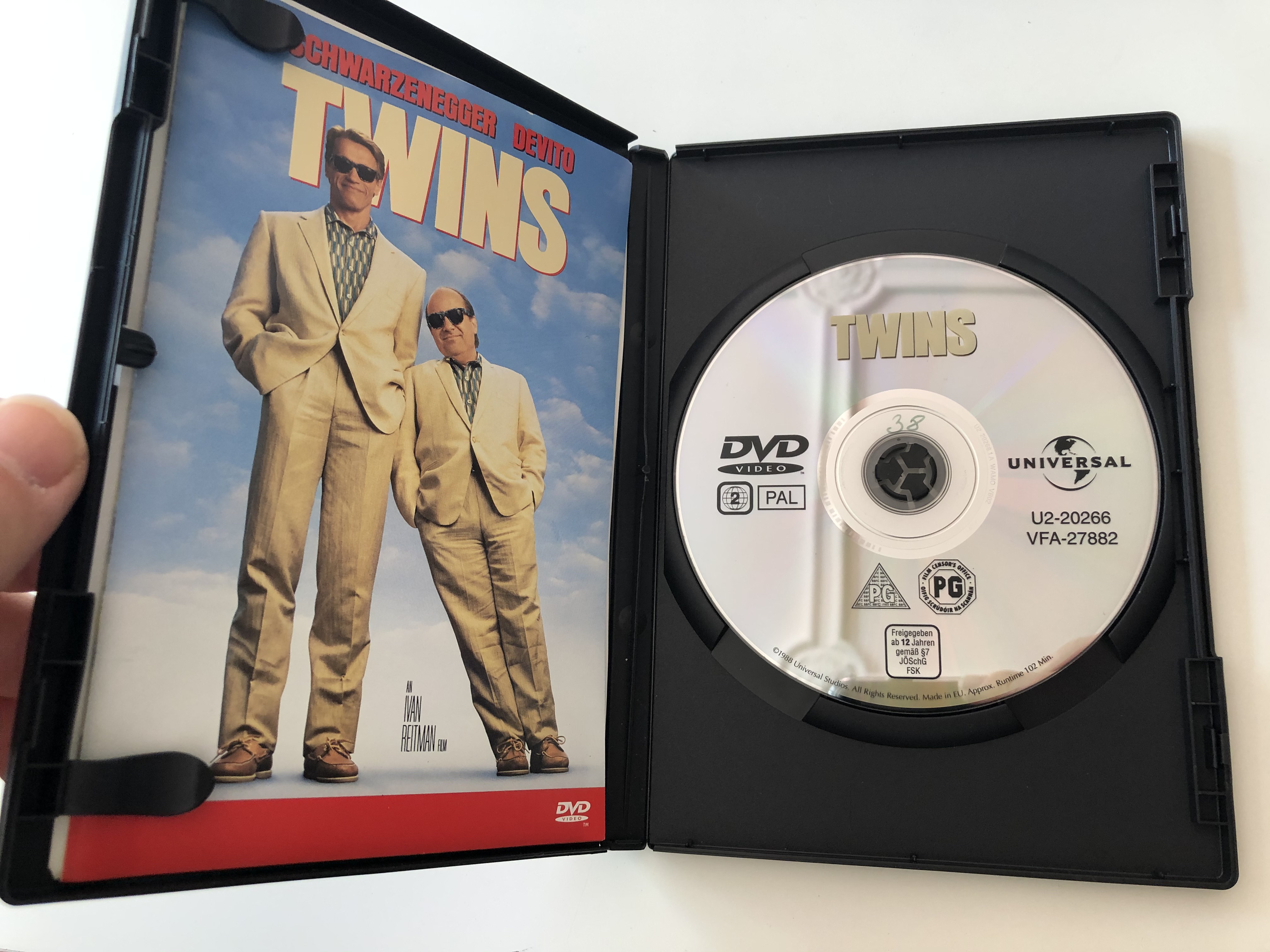 twins-dvd-1988-2.jpg