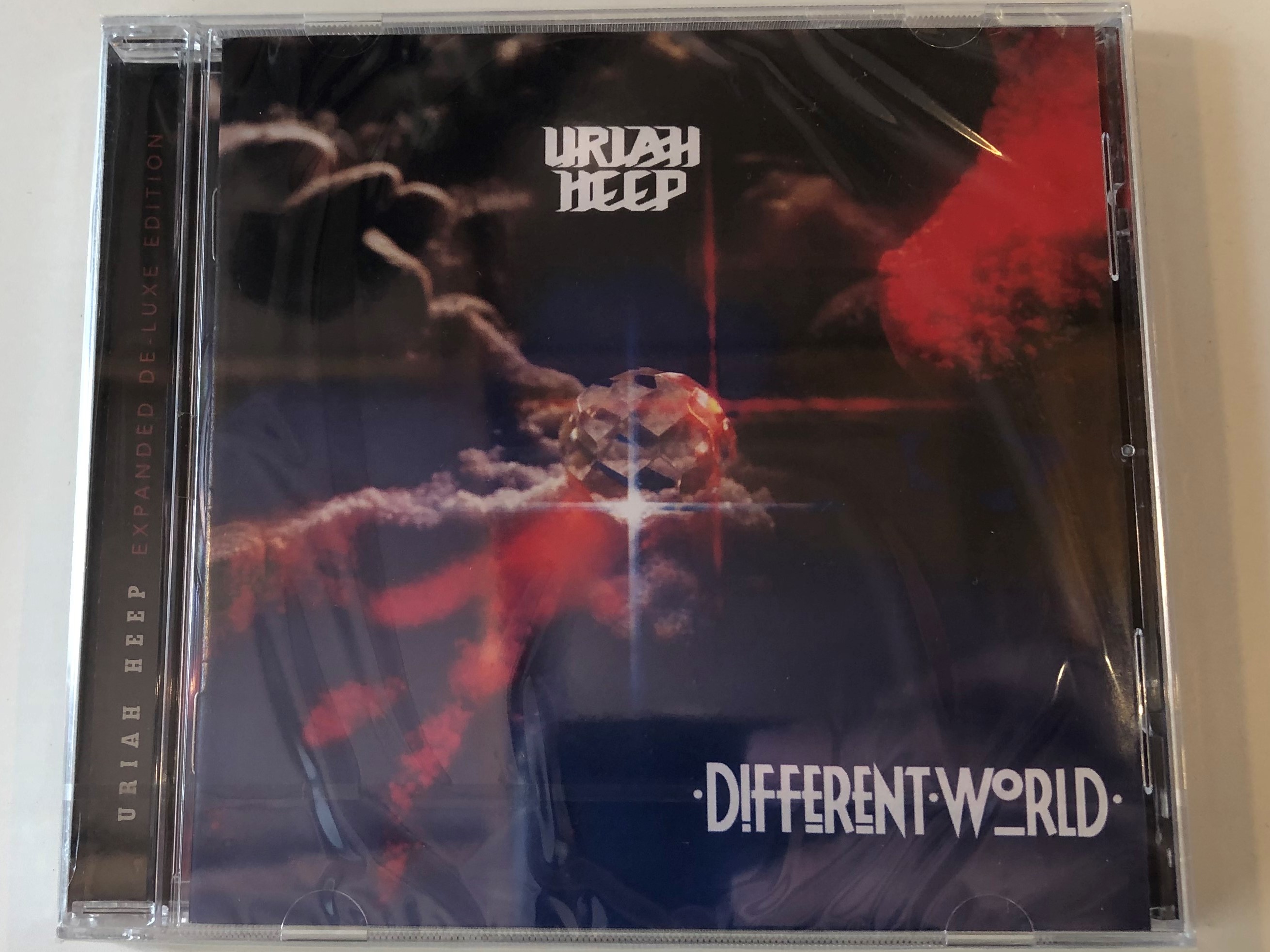 uriah-heep-different-world-sanctuary-midline-audio-cd-2006-smrcd324-1-.jpg