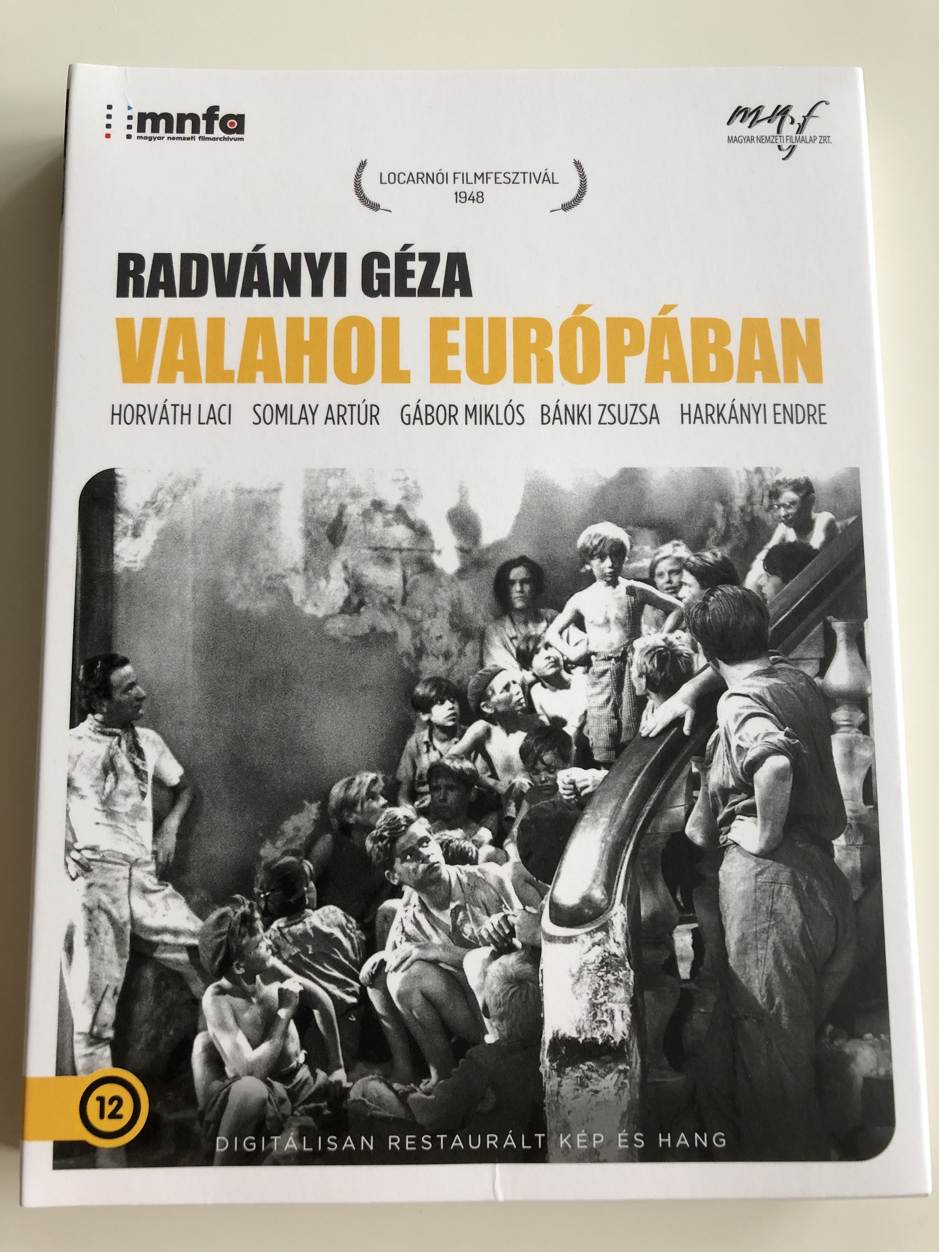 valahol-eur-p-ban-dvd-set-1947-directed-by-radv-nyi-g-za-starring-art-r-somlay-mikl-s-g-bor-extra-collector-s-edition-2-dvd-biography-of-g-za-radv-nyi-behind-the-scenes-of-restoring-the-film-1-.jpg