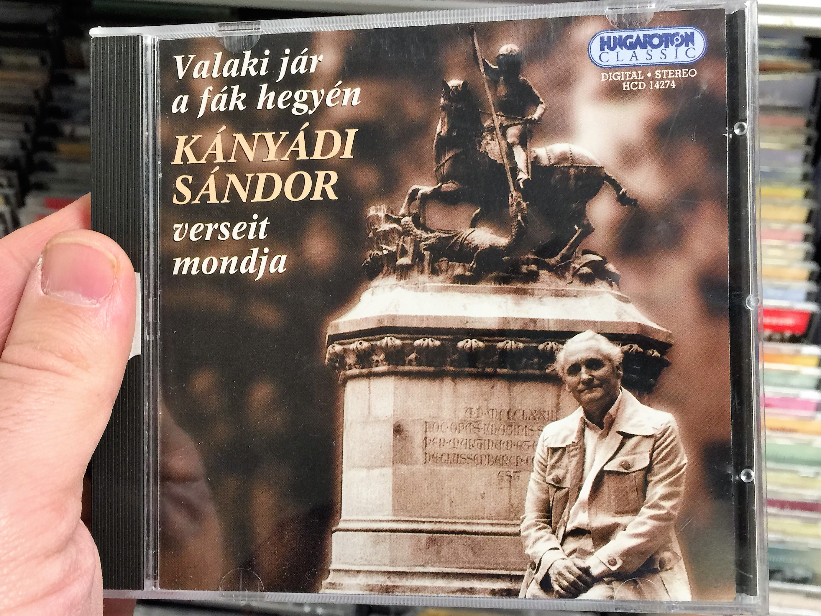 valaki-j-r-a-f-k-hegy-n-k-ny-di-s-ndor-verseit-mondja-hungarian-cd-1999-somebody-on-the-mount-of-trees-poet-s-ndor-k-ny-di-recites-his-poems-hungaroton-hcd-14274-1-.jpg