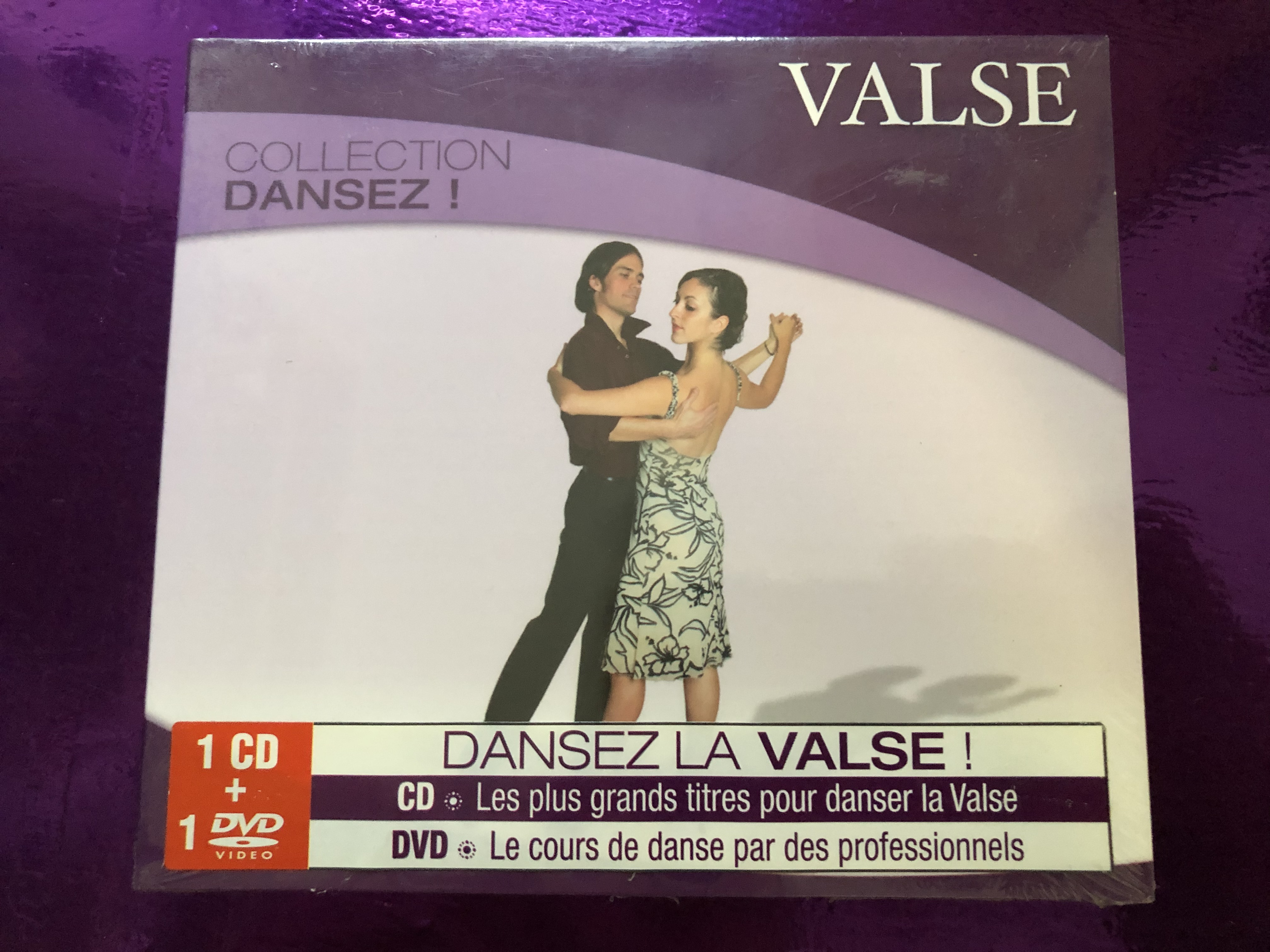 valse-collection-dansez-dansez-la-valse-cd-les-plus-grands-titres-pour-danser-la-valse-dvd-le-cours-de-danse-par-des-professionnels-wagram-music-audio-cd-dvd-cd-2008-wag-737-1-.jpg