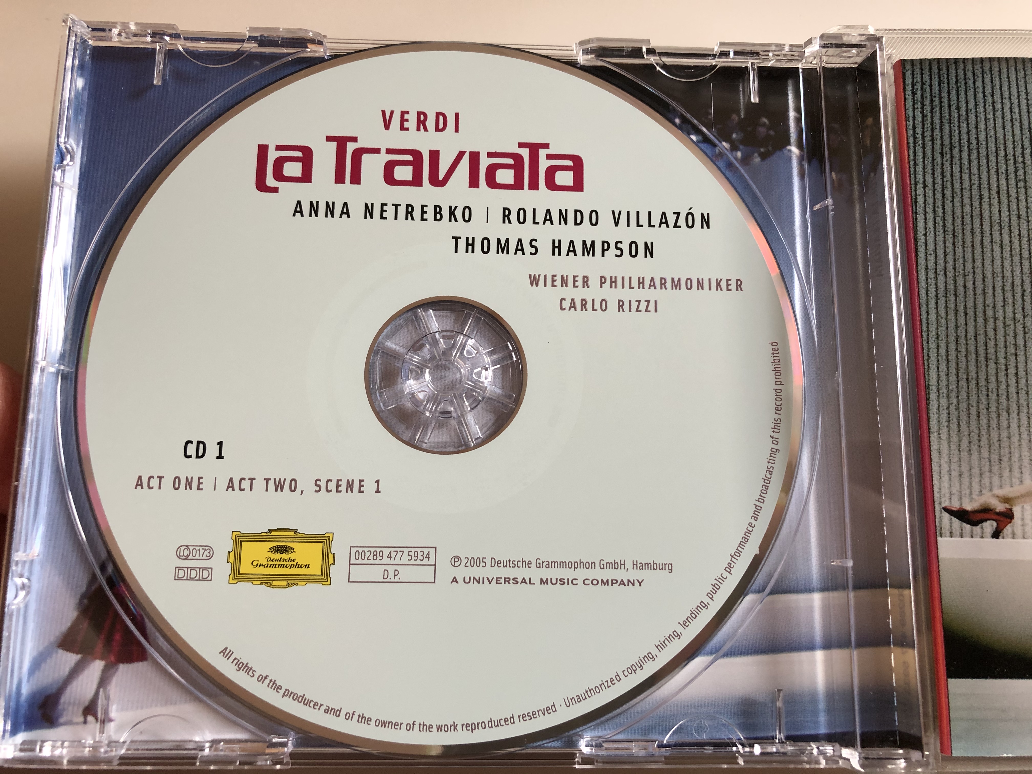 verdi-la-traviata-anna-netrebko-rolando-villaz-n-thomas-hampson-wiener-philharmoniker-carlo-rizzi-deutsche-grammophon-2x-audio-cd-2005-00289-477-5933-2-.jpg