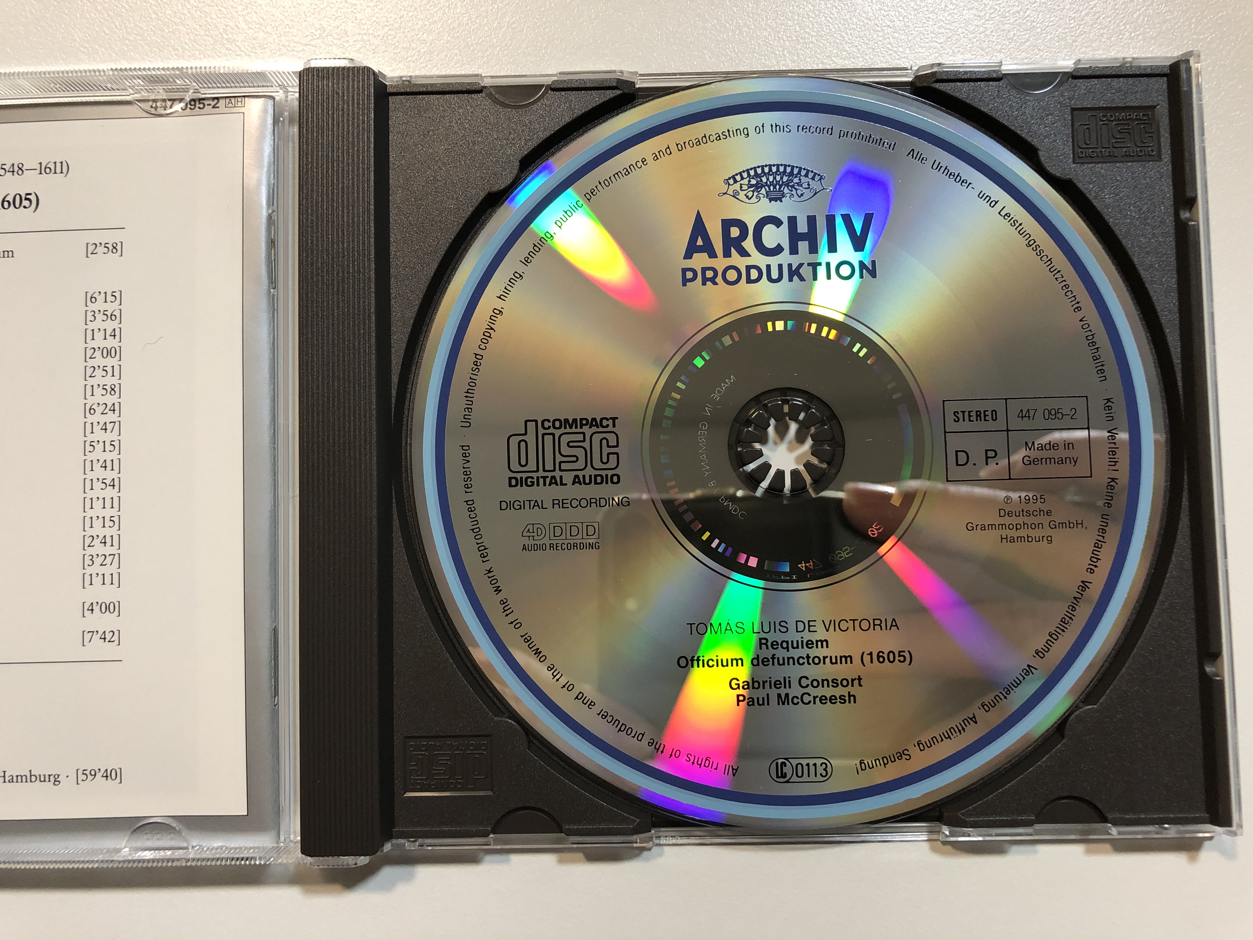 victoria-requiem-officium-defunctorum-1605-gabrieli-consort-paul-mccreesh-archiv-produktion-audio-cd-1995-stereo-447-095-2-10-.jpg