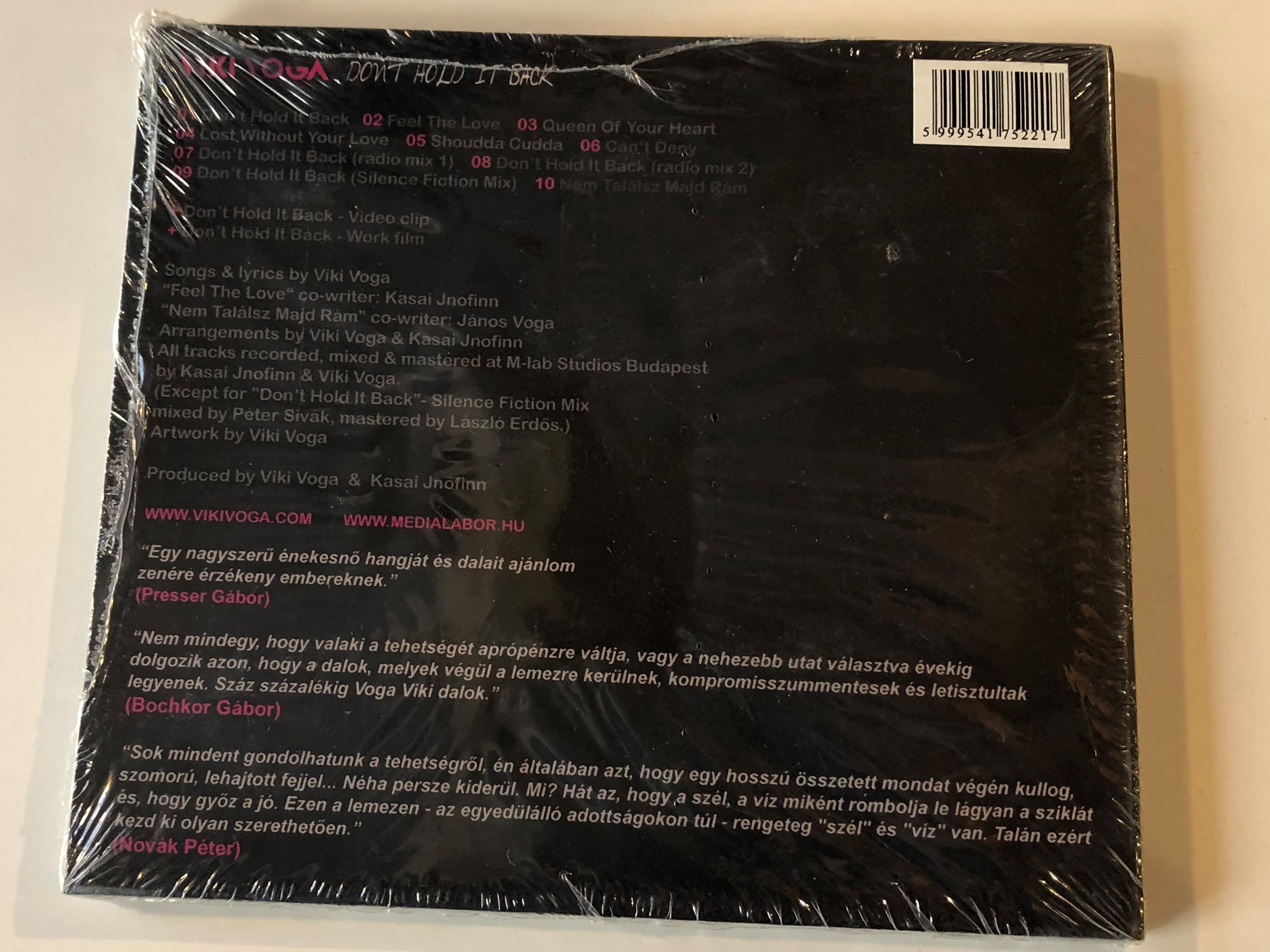 viki-voga-don-t-hold-it-back-voga-vikt-ria-self-released-audio-cd-599954175221-2-.jpg
