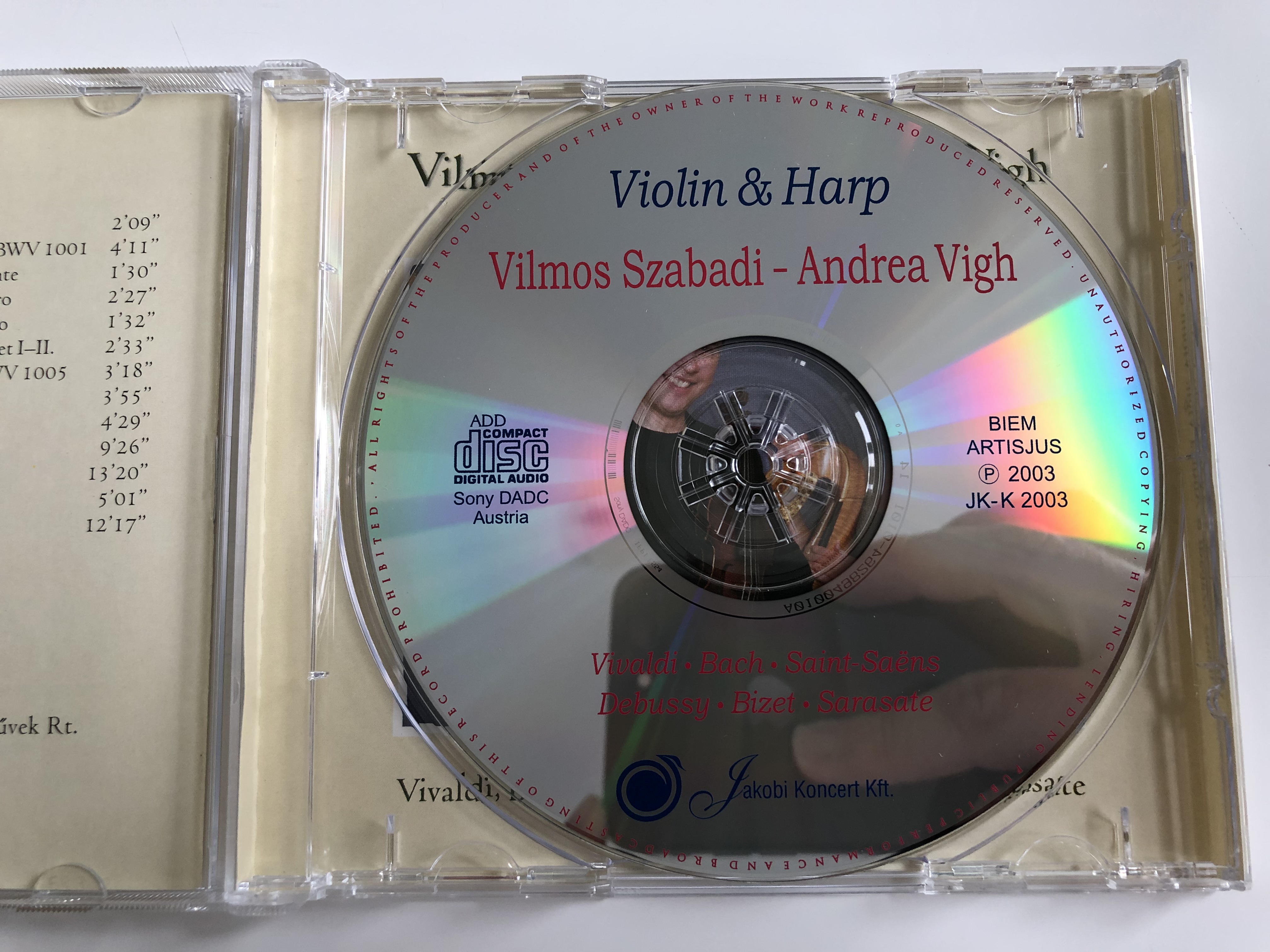 vilmos-szabadi-violin-andrea-vigh-harp-vivaldi-bach-saint-saens-debussy-bizet-sarasate-jakobi-koncert-kft.-audio-cd-2003-jk-k-2003-6-.jpg