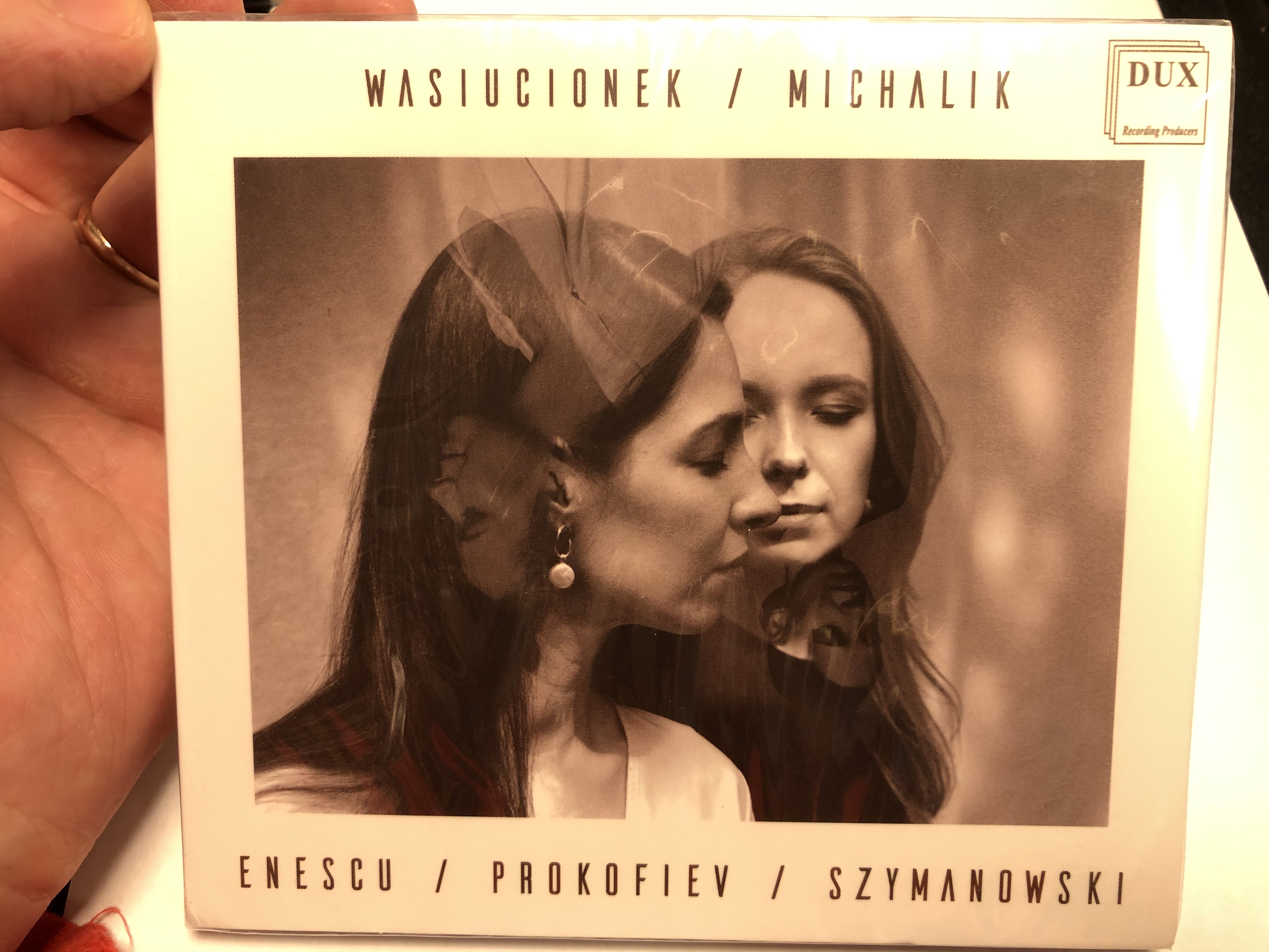 wasiucionek-michalik-enescu-prokofiev-szymanowski-dux-audio-cd-2020-dux-1629-1-.jpg