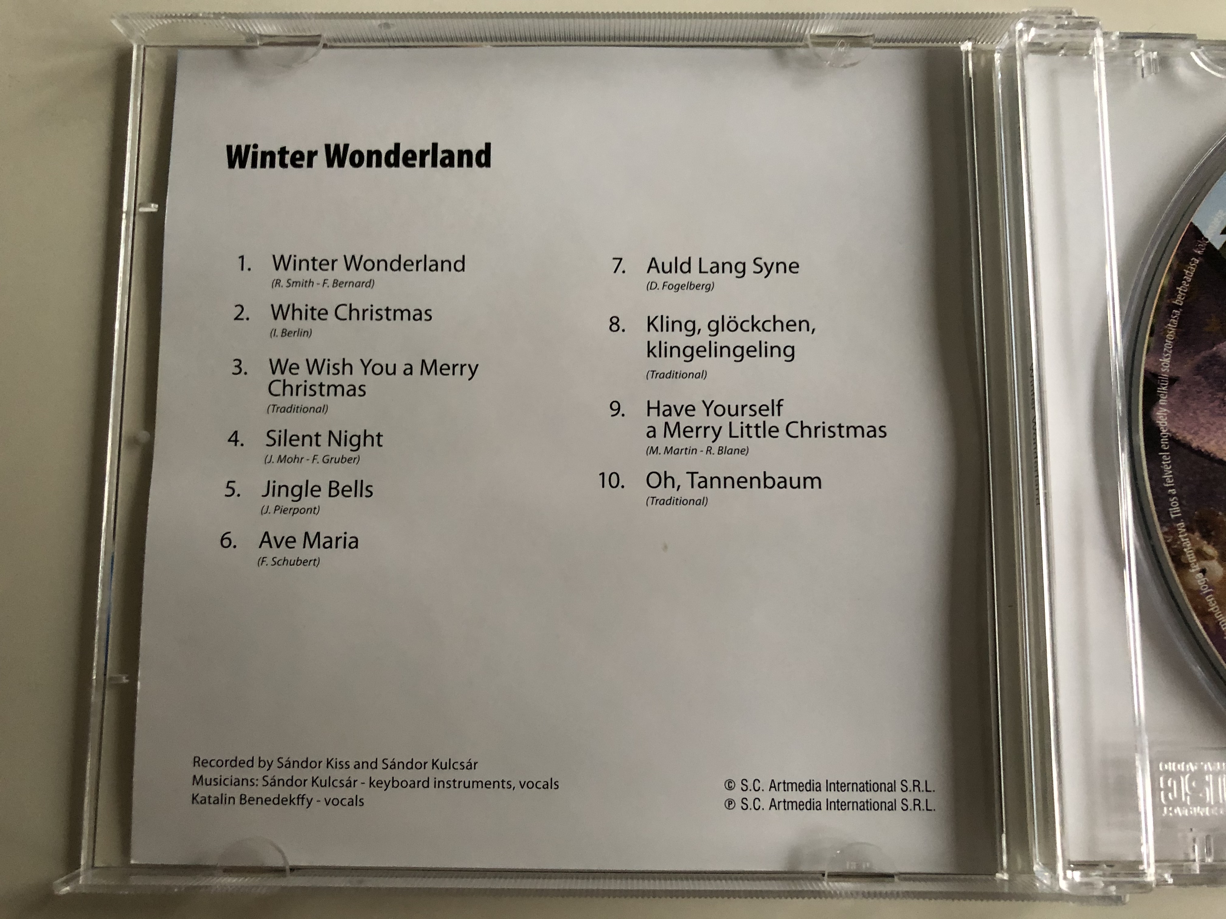 winter-wonderland-christmas-songs-s.-c.-artmedia-international-s.-r.-l.-audio-cd-08013-rnr-2-.jpg