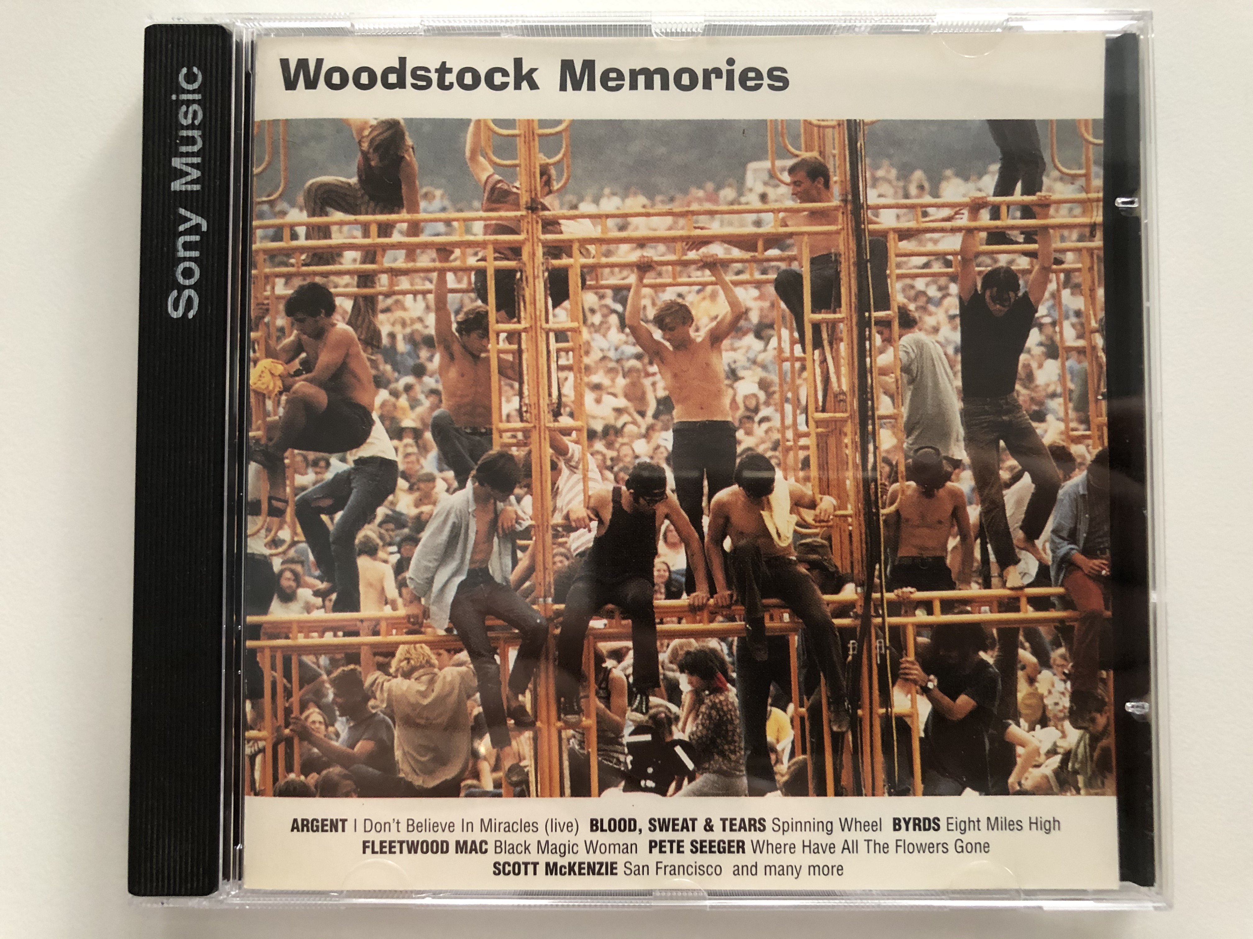 woodstock-memories-argent-i-don-t-believe-in-miracles-live-blood-sweat-and-tears-spinning-wheel-byrds-eight-miles-high-fleetwood-mac-black-magic-woman-columbia-audio-cd-1996-1-.jpg