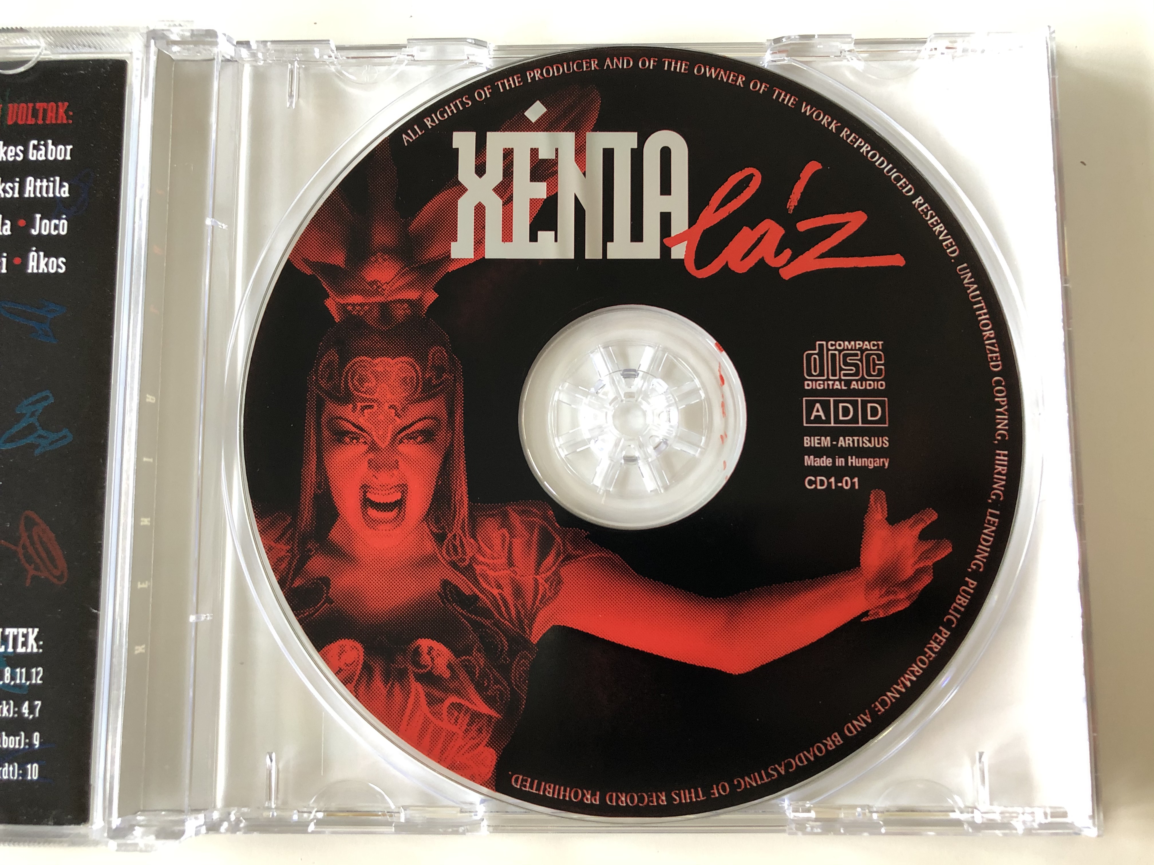 x-nia-l-z-szulak-andrea-berkes-gabor-csaszar-elod-amokfutok-naksi-attila-es-az-urgammak-szerploi-f-lix-invest-audio-cd-1996-cd1-01-3-.jpg