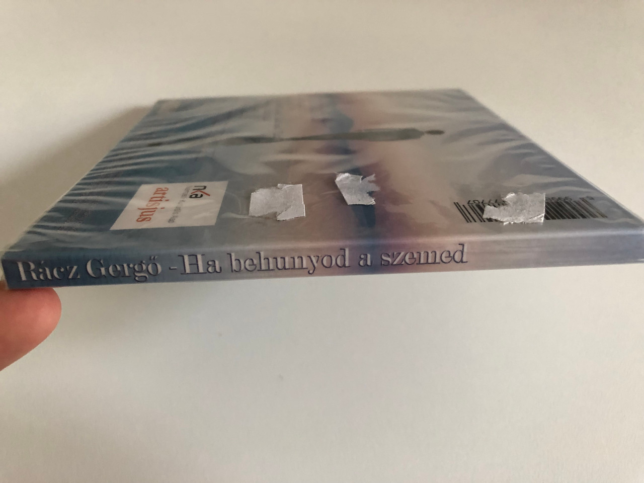 https://cdn10.bigcommerce.com/s-62bdpkt7pb/products/0/images/186115/Rcz_Gerg_-_Ha_behunyod_a_szemed_Schubert_Music_Audio_CD_2015_SMP-1521_3__22618.1628085537.1280.1280.JPG?c=2&_gl=1*13ldpbo*_ga*MjA2NTIxMjE2MC4xNTkwNTEyNTMy*_ga_WS2VZYPC6G*MTYyODA3NDQ2NC4xOS4xLjE2MjgwODUzNDYuMzg.