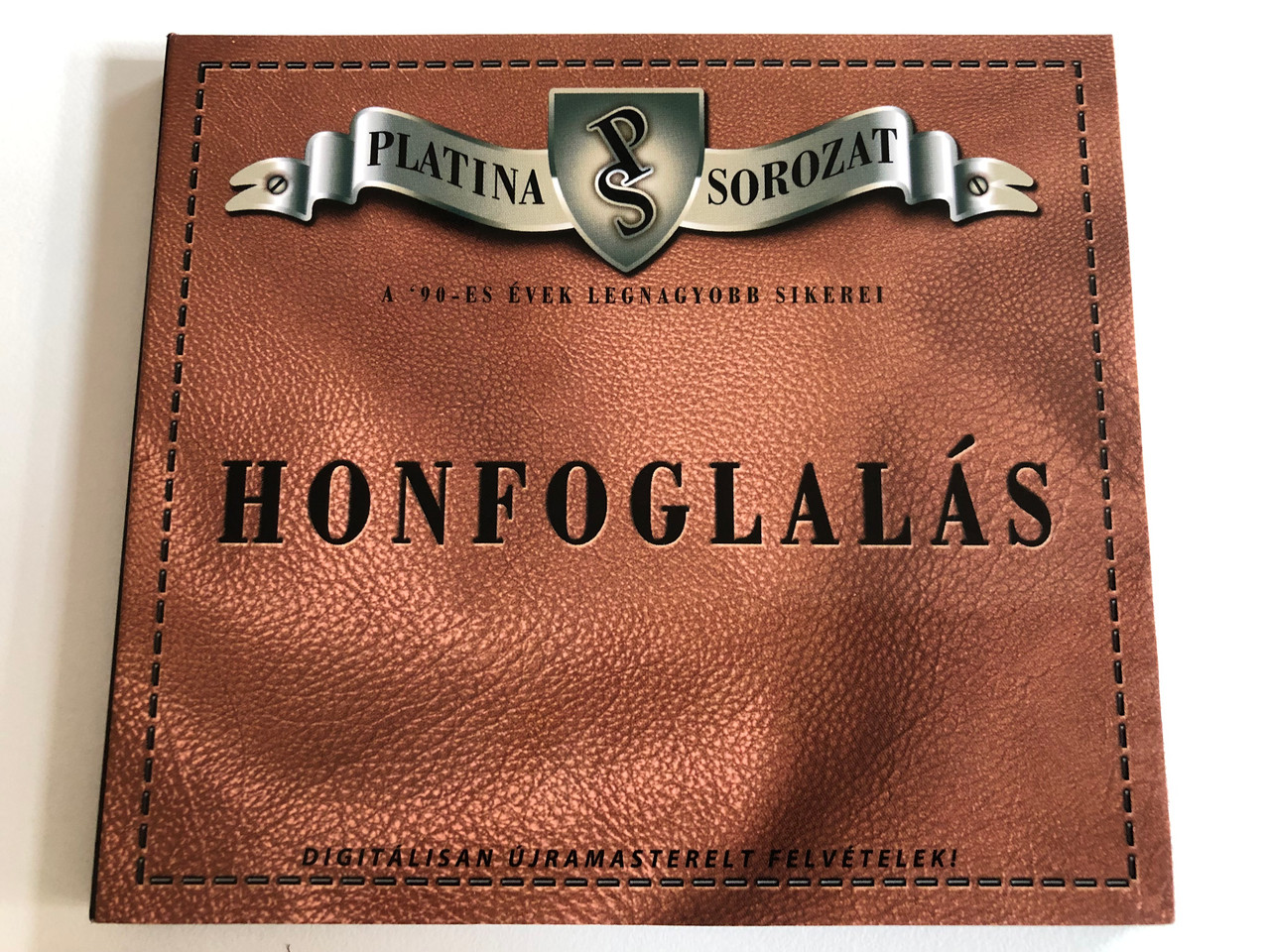 https://cdn10.bigcommerce.com/s-62bdpkt7pb/products/0/images/187035/Platina_Sorozat_A_90-es_Legnagyobb_Sikerei_-_Honfoglals_Magneoton_Audio_CD_2005_5101-11110-2_1__27438.1628669309.1280.1280.JPG?c=2&_gl=1*b2lyry*_ga*MjA2NTIxMjE2MC4xNTkwNTEyNTMy*_ga_WS2VZYPC6G*MTYyODY2ODg2Ni4yOC4xLjE2Mjg2NjkzNjEuNjA.