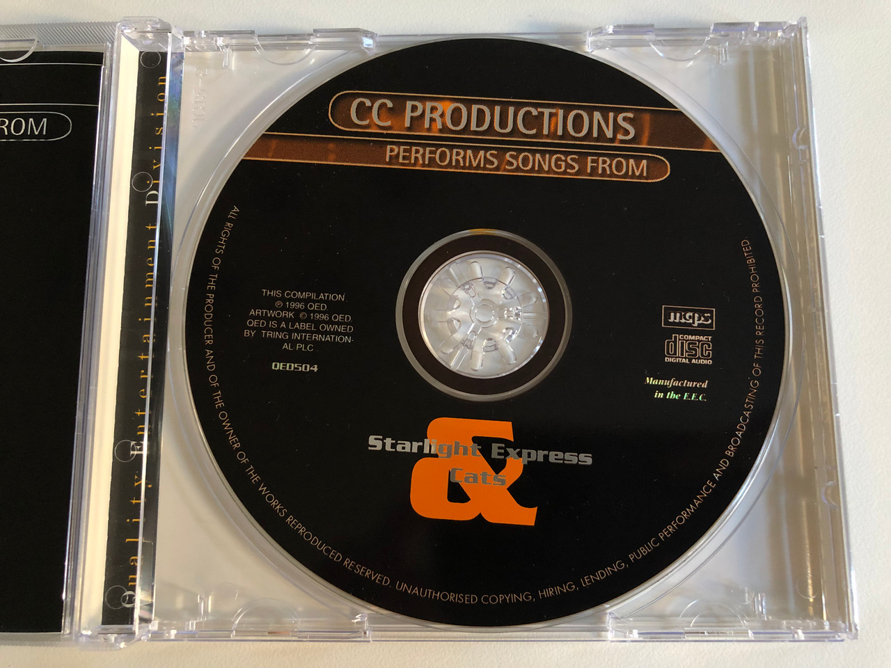 https://cdn10.bigcommerce.com/s-62bdpkt7pb/products/0/images/188196/CC_Productions_Performs_Songs_From_Starlight_Express_Cats_QED_Audio_CD_1996_QED504_3__81061.1629292505.1280.1280.JPG?c=2&_gl=1*1mx3xqs*_ga*MjA2NTIxMjE2MC4xNTkwNTEyNTMy*_ga_WS2VZYPC6G*MTYyOTI4NDcwNS4zOC4xLjE2MjkyOTI0MTMuNTg.