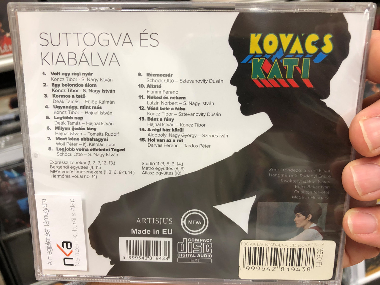 https://cdn10.bigcommerce.com/s-62bdpkt7pb/products/0/images/188482/Kovcs_Kati_Suttogva_s_Kiablva_MTVA_Audio_CD_MTVA_1157_2__89811.1629478341.1280.1280.JPG?c=2&_gl=1*1bzz2jd*_ga*MjA2NTIxMjE2MC4xNTkwNTEyNTMy*_ga_WS2VZYPC6G*MTYyOTQ2MzgxOC40MC4xLjE2Mjk0Nzg0OTcuNjA.
