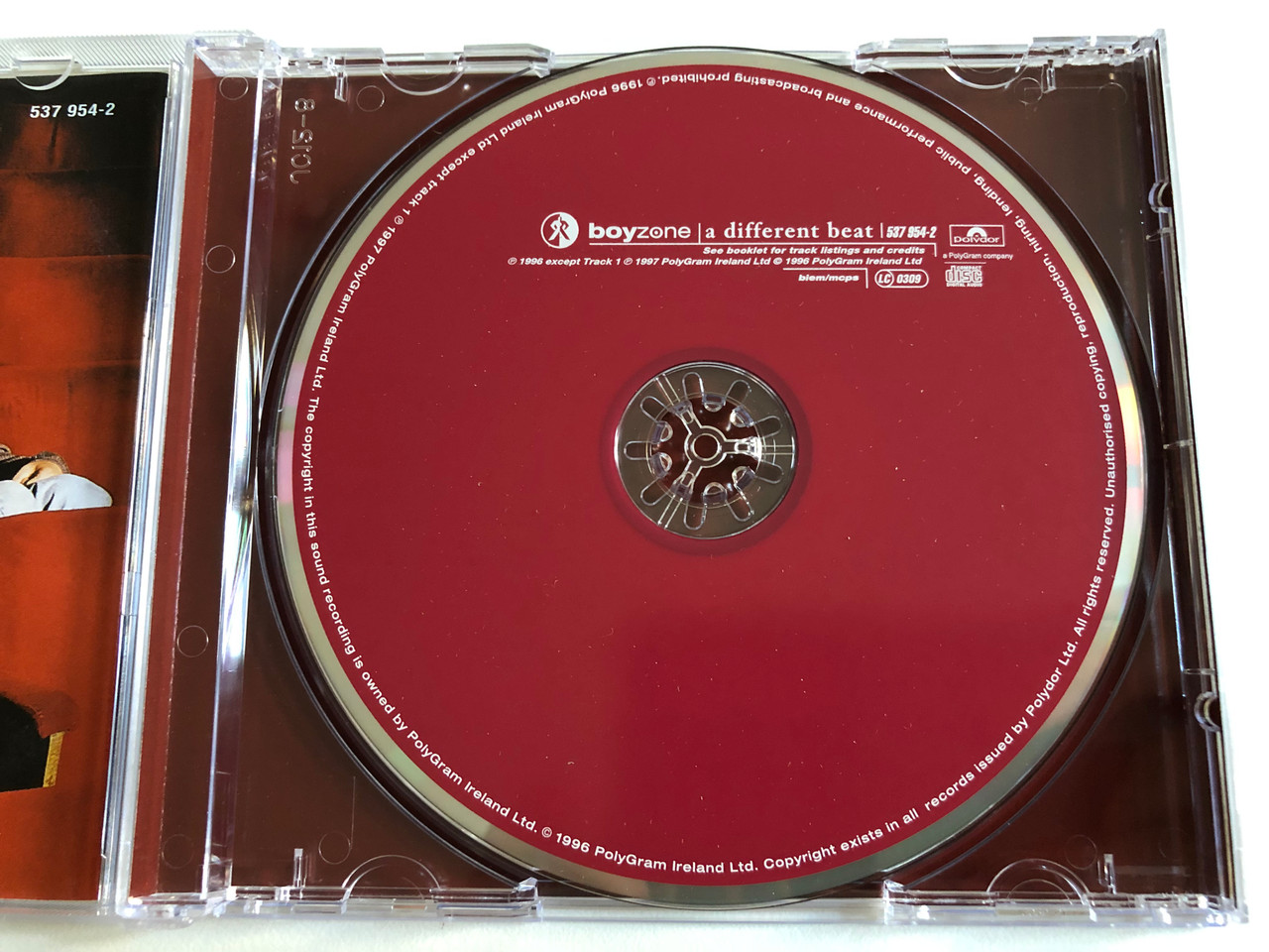 https://cdn10.bigcommerce.com/s-62bdpkt7pb/products/0/images/188694/Boyzone_A_Different_Beat_Polydor_Audio_CD_1996_537_954-2_3__94611.1629710594.1280.1280.JPG?c=2&_gl=1*87dqy1*_ga*MjA2NTIxMjE2MC4xNTkwNTEyNTMy*_ga_WS2VZYPC6G*MTYyOTY5NzY5MS40MS4xLjE2Mjk3MTAzNDcuNTA.