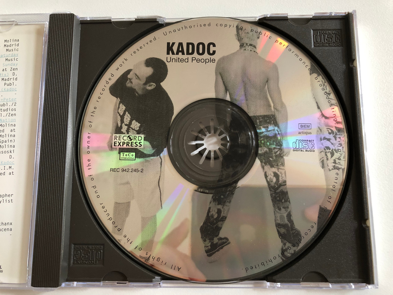 https://cdn10.bigcommerce.com/s-62bdpkt7pb/products/0/images/188815/Kadoc_United_People_Record_Express_Audio_CD_1998_REC_942_3__78414.1629797086.1280.1280.JPG?c=2&_gl=1*430s6t*_ga*MjA2NTIxMjE2MC4xNTkwNTEyNTMy*_ga_WS2VZYPC6G*MTYyOTc4NDA0NC40Mi4xLjE2Mjk3OTcyMTUuNjA.