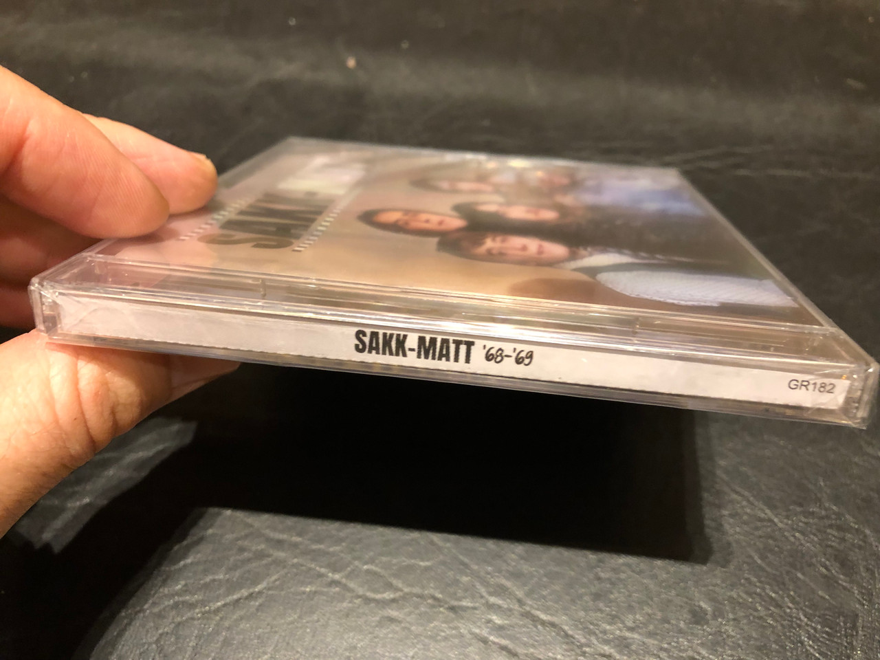https://cdn10.bigcommerce.com/s-62bdpkt7pb/products/0/images/190048/Sakk-Matt_68-69_GrundRecords_Audio_CD_2021_GR182_3__94038.1630654460.1280.1280.JPG?c=2&_gl=1*1k2v913*_ga*MjA2NTIxMjE2MC4xNTkwNTEyNTMy*_ga_WS2VZYPC6G*MTYzMDY1NDI4My42MC4wLjE2MzA2NTQyODMuNjA.