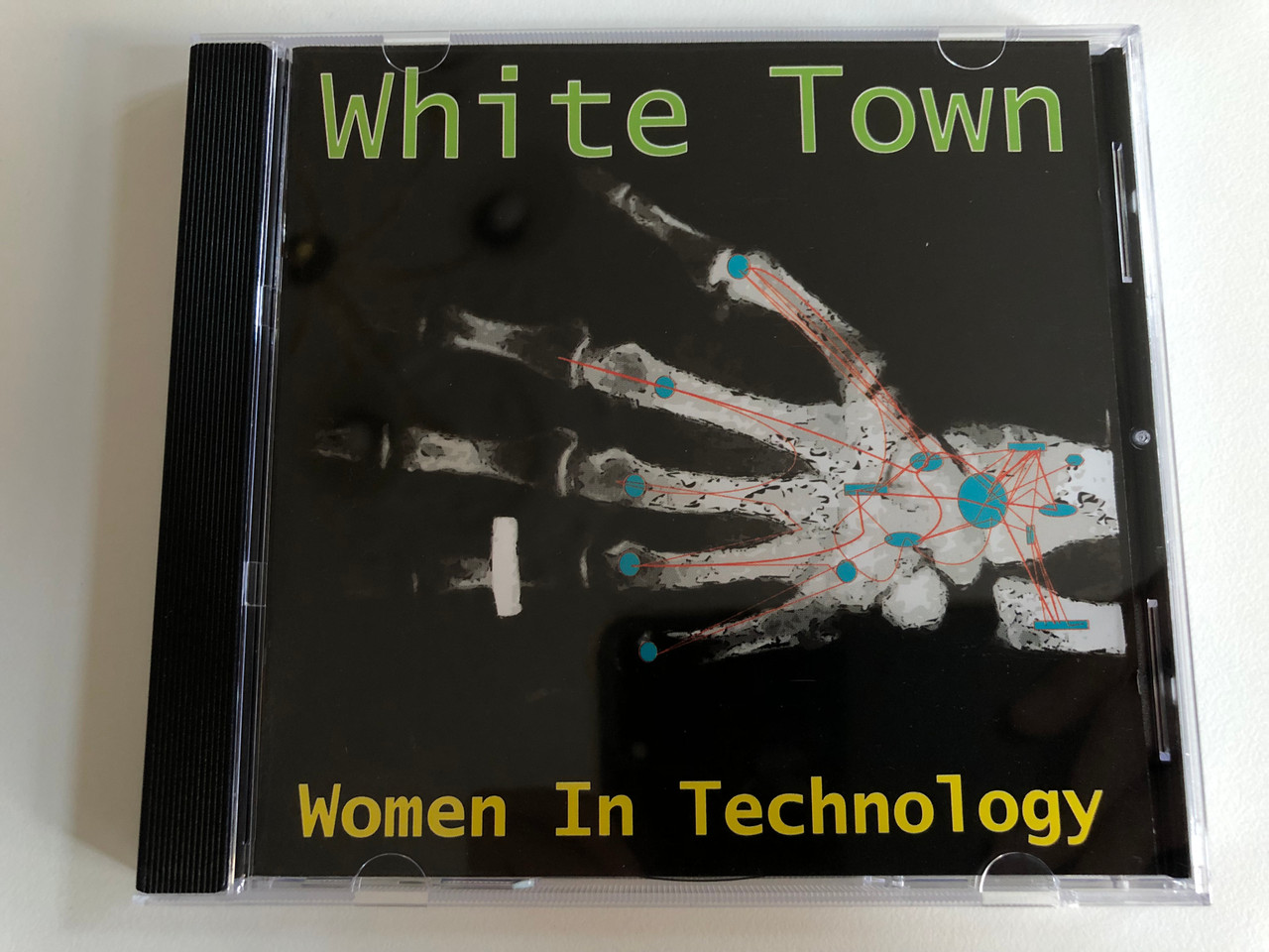 https://cdn10.bigcommerce.com/s-62bdpkt7pb/products/0/images/191570/White_Town_Women_In_Technology_Brilliant_Audio_CD_1997_Stereo_724385612923_1__99799.1631792403.1280.1280.JPG?c=2&_gl=1*pjef5b*_ga*MjA2NTIxMjE2MC4xNTkwNTEyNTMy*_ga_WS2VZYPC6G*MTYzMTc5MjEyNy44My4xLjE2MzE3OTIyNDEuMzY.