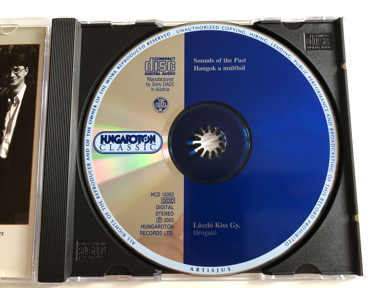 https://cdn10.bigcommerce.com/s-62bdpkt7pb/products/0/images/194001/Songs_Of_The_Past_Hangok_A_Mltbl_-_Lszl_Kiss_Gy._tarogato_Hungaroton_Classic_Audio_CD_2003_Stereo_HCD_18262_3__13269.1633339593.1280.1280.JPG?c=2&_gl=1*pe10v3*_ga*MjA2NTIxMjE2MC4xNTkwNTEyNTMy*_ga_WS2VZYPC6G*MTYzMzMzMDQyMy4xMTEuMS4xNjMzMzM5NDE5LjQ3