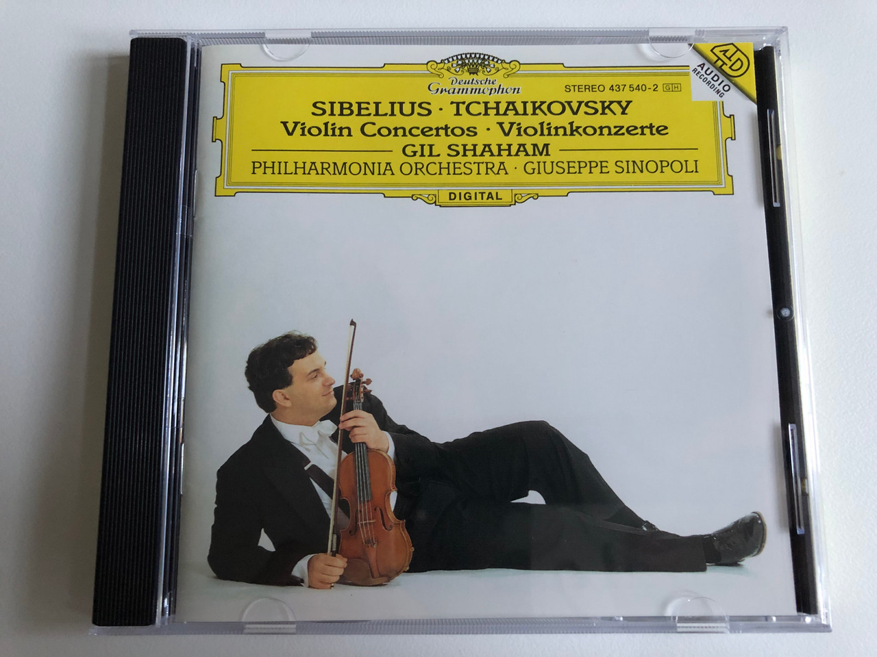 https://cdn10.bigcommerce.com/s-62bdpkt7pb/products/0/images/195003/Sibelius_Tchaikovsky_-_Violon_Concerto_Violinkonzerte_-_Gil_Shaham_Philharmonia_Orchestra_Giuseppe_Sinopoli_Deutsche_Grammophon_Audio_CD_1993_Stereo_437_540-2_1__12317.1633937166.1280.1280.JPG?c=2&_gl=1*g6dxg*_ga*MjA2NTIxMjE2MC4xNTkwNTEyNTMy*_ga_WS2VZYPC6G*MTYzMzkzMjAwNS4xMjEuMS4xNjMzOTM2OTM2LjE.