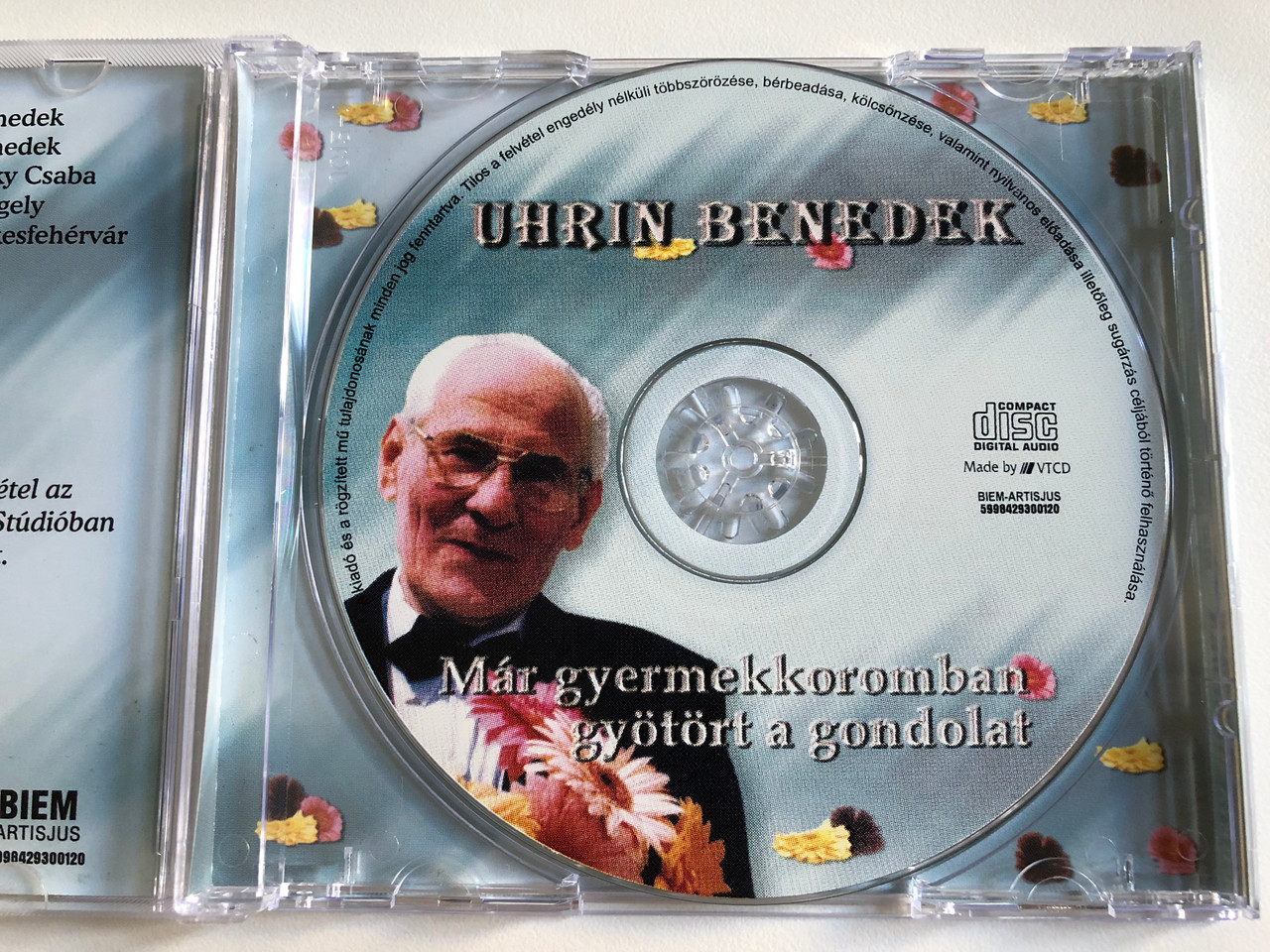 https://cdn10.bigcommerce.com/s-62bdpkt7pb/products/0/images/195424/Uhrin_Benedek_Mr_Gyermekkoromban_Gytrt_A_Gondolat_Audio_CD_2001_5998429300120_3__44395.1634058548.1280.1280.JPG?c=2&_gl=1*j8x86r*_ga*MjA2NTIxMjE2MC4xNTkwNTEyNTMy*_ga_WS2VZYPC6G*MTYzNDA1Njg1OC4xMjQuMS4xNjM0MDU4MzkyLjEw