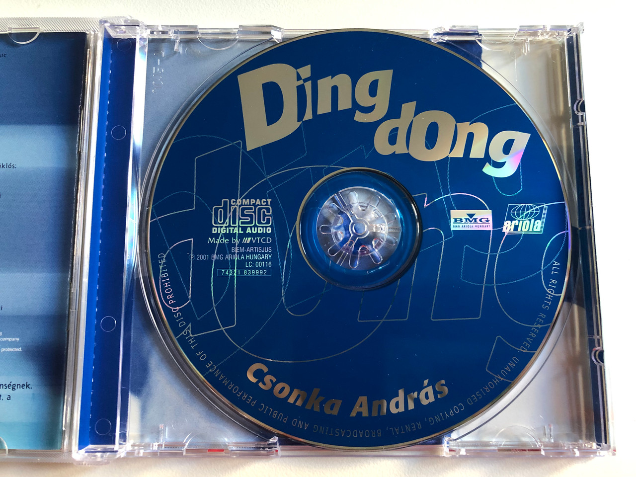 https://cdn10.bigcommerce.com/s-62bdpkt7pb/products/0/images/195536/Ding-Dong_-_Csonka_Andrs_BMG_Ariola_Hungary_Audio_CD_2001_74321_839992_3__64730.1634108095.1280.1280.JPG?c=2&_gl=1*3laeyc*_ga*MjA2NTIxMjE2MC4xNTkwNTEyNTMy*_ga_WS2VZYPC6G*MTYzNDA5OTIwNy4xMjUuMS4xNjM0MTA3OTg4LjMy