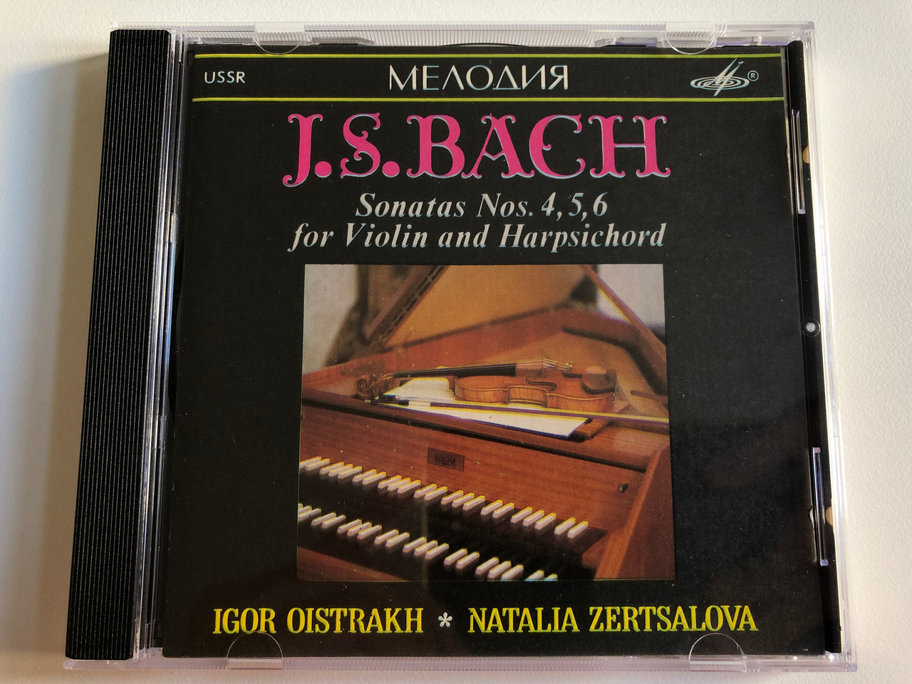 https://cdn10.bigcommerce.com/s-62bdpkt7pb/products/0/images/195868/J.S._Bach_-_Sonatas_Nos._4_5_6_For_Violin_And_Harpsichord_Igor_Oistrakh_Natalia_Zertsalova_Audio_CD_1990_SUCD_10-00018_1__17111.1634278710.1280.1280.JPG?c=2&_gl=1*1d0putw*_ga*MjA2NTIxMjE2MC4xNTkwNTEyNTMy*_ga_WS2VZYPC6G*MTYzNDI3MTA3My4xMjguMS4xNjM0Mjc4NDc4LjQ5