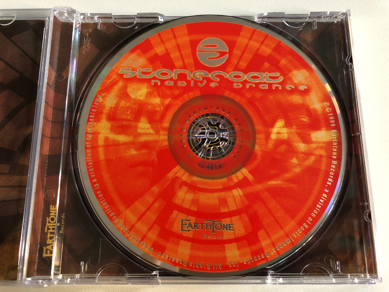 https://cdn10.bigcommerce.com/s-62bdpkt7pb/products/0/images/196976/Stonecoat_Native_Trance_Earthtone_Records_Audio_CD_1999_ETD-7910_3__59840.1635231064.1280.1280.JPG?c=2&_gl=1*1b6k5sx*_ga*MjA2NTIxMjE2MC4xNTkwNTEyNTMy*_ga_WS2VZYPC6G*MTYzNTIyNDk1Ni4xNDEuMS4xNjM1MjMxMDM4LjYw