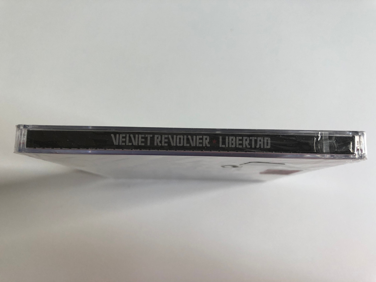 https://cdn10.bigcommerce.com/s-62bdpkt7pb/products/0/images/197795/Velvet_Revolver_Libertad_Scott_Weiland_Slash_Duff_McKagan_Matt_Sorum_Dave_Kushner_Featuring_She_Builds_Quick_Machines_and_The_Last_Fight_Enhanced_CD_Includes_Re-Evolution_Making_O_3__85240.1635786955.1280.1280.JPG?c=2&_gl=1*hyp6ro*_ga*MjA2NTIxMjE2MC4xNTkwNTEyNTMy*_ga_WS2VZYPC6G*MTYzNTc4NDc2OC4xNTAuMS4xNjM1Nzg2MzY4LjEz