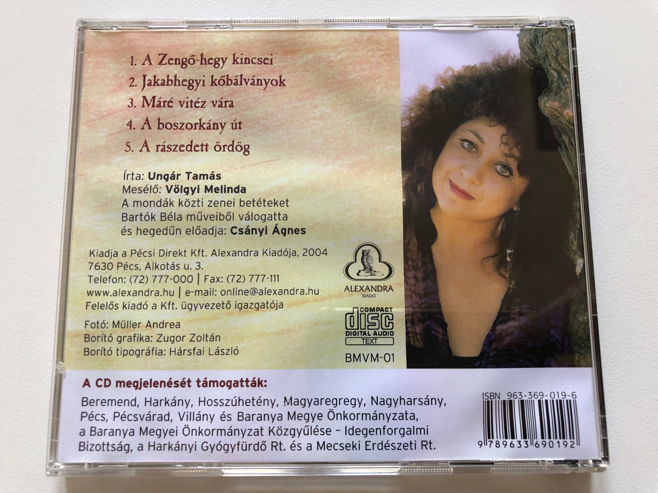 https://cdn10.bigcommerce.com/s-62bdpkt7pb/products/0/images/198031/a_szerelmes_ordog_-_Volgyi_Melinda_eloadasaban_Alexandra_Kiado_Audio_CD_2004_BMVM-01_4__84749.1635924253.1280.1280.JPG?c=2&_gl=1*m9pzdn*_ga*MjA2NTIxMjE2MC4xNTkwNTEyNTMy*_ga_WS2VZYPC6G*MTYzNTkyMjI4Mi4xNTMuMS4xNjM1OTI0MjI1LjYw