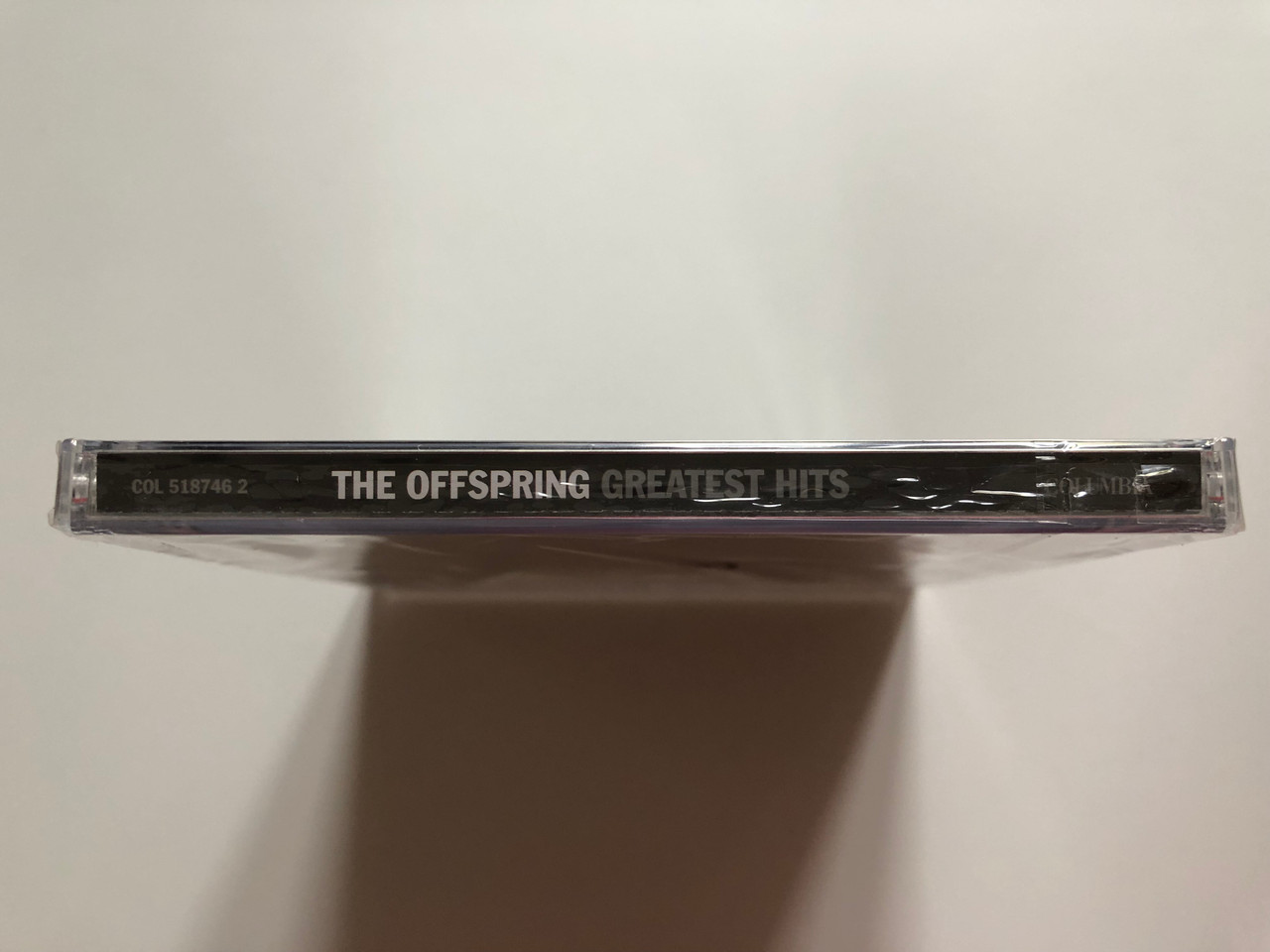 https://cdn10.bigcommerce.com/s-62bdpkt7pb/products/0/images/199060/The_Offspring_Greatest_Hits_Columbia_Audio_CD_2005_COL_518746_2_3__42799.1636626523.1280.1280.JPG?c=2&_gl=1*depqyd*_ga*MjA2NTIxMjE2MC4xNTkwNTEyNTMy*_ga_WS2VZYPC6G*MTYzNjYyMDM2Ny4xNjUuMS4xNjM2NjI2NDM3LjUz