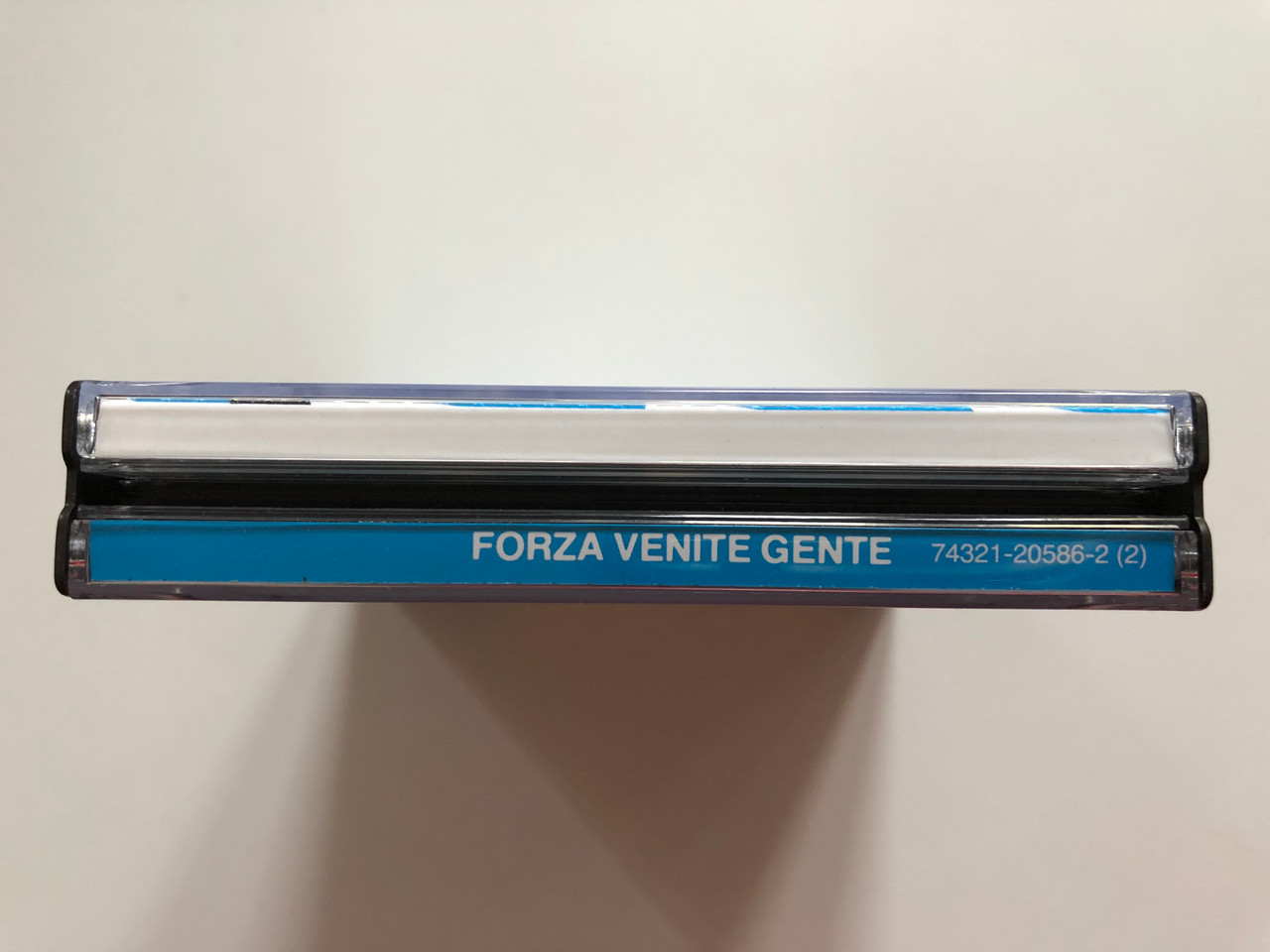 https://cdn10.bigcommerce.com/s-62bdpkt7pb/products/0/images/199117/Forza_Venite_Gente_RCA_2x_Audio_CD_1994_74321-20586-2_8__66907.1636700577.1280.1280.JPG?c=2&_gl=1*glth9l*_ga*MjA2NTIxMjE2MC4xNTkwNTEyNTMy*_ga_WS2VZYPC6G*MTYzNjY5OTY5Ni4xNjcuMS4xNjM2NzAwNTU3LjYw