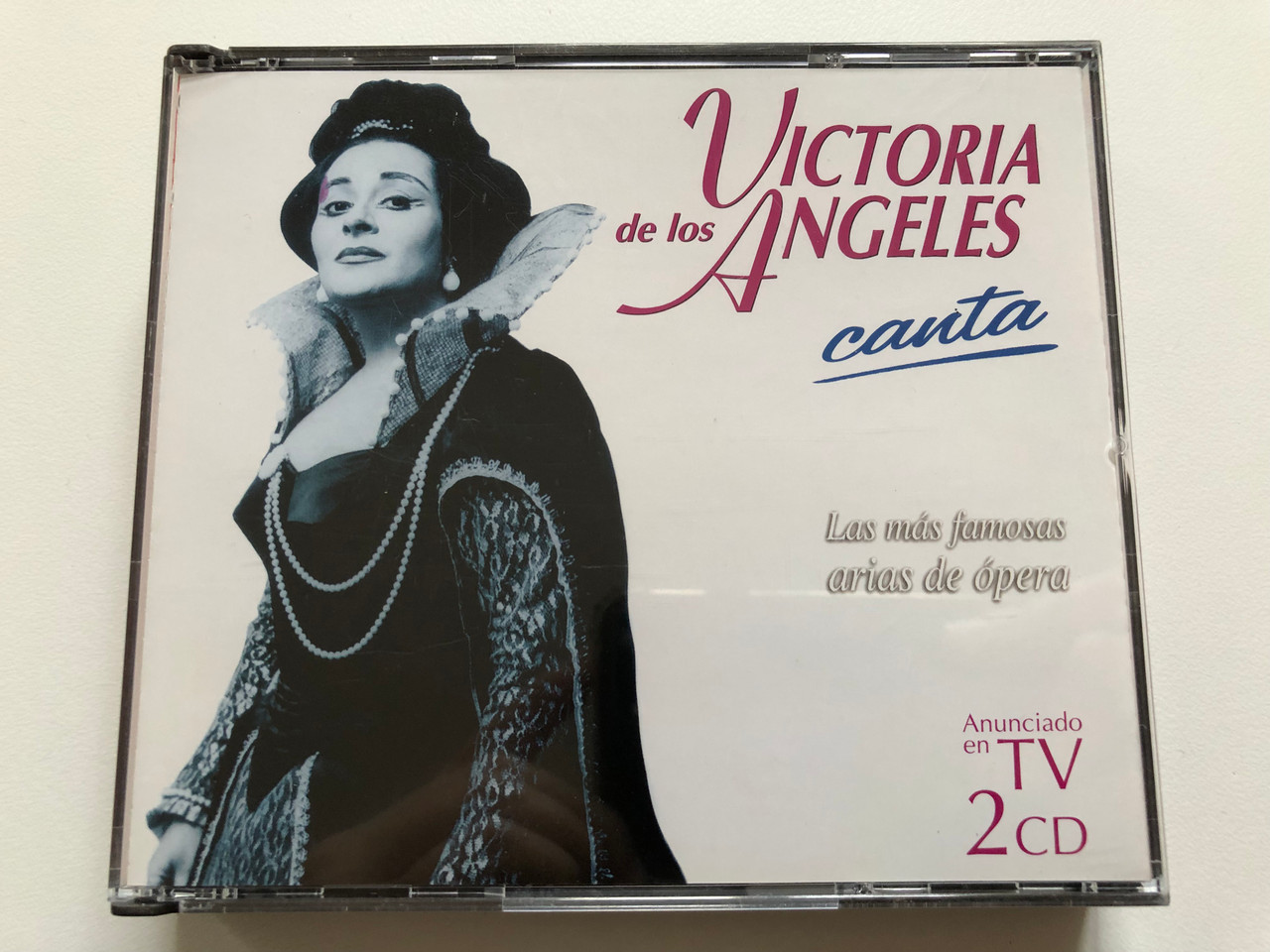 https://cdn10.bigcommerce.com/s-62bdpkt7pb/products/0/images/199396/Victoria_De_Los_Angeles_Canta_Las_mas_famosas_arias_de_opera_EMI_Classics_2x_Audio_CD_1998_CMP_7243_5_66746_2_2_1__32308.1637081237.1280.1280.JPG?c=2&_gl=1*1rec7f2*_ga*MjA2NTIxMjE2MC4xNTkwNTEyNTMy*_ga_WS2VZYPC6G*MTYzNzA3MzE4OC4xNzIuMS4xNjM3MDgxMTE1LjMx