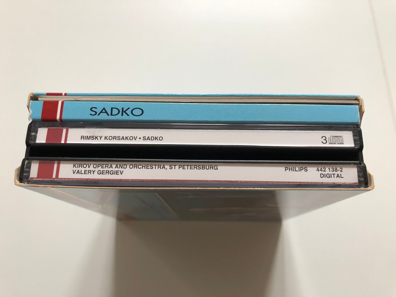 https://cdn10.bigcommerce.com/s-62bdpkt7pb/products/0/images/199468/Rimsky-Korsakov_-_Sadko_Kirov_Opera_And_Orchestra_St_Petersburg_Valery_Gergiev_Live_Recording_Philips_Digital_Classics_3x_Audio_CD_1994_Stereo_442_138-2_4__60798.1637163601.1280.1280.JPG?c=2&_gl=1*2crzjc*_ga*MjA2NTIxMjE2MC4xNTkwNTEyNTMy*_ga_WS2VZYPC6G*MTYzNzE2MTkwOC4xNzMuMS4xNjM3MTYzMzAwLjQ1