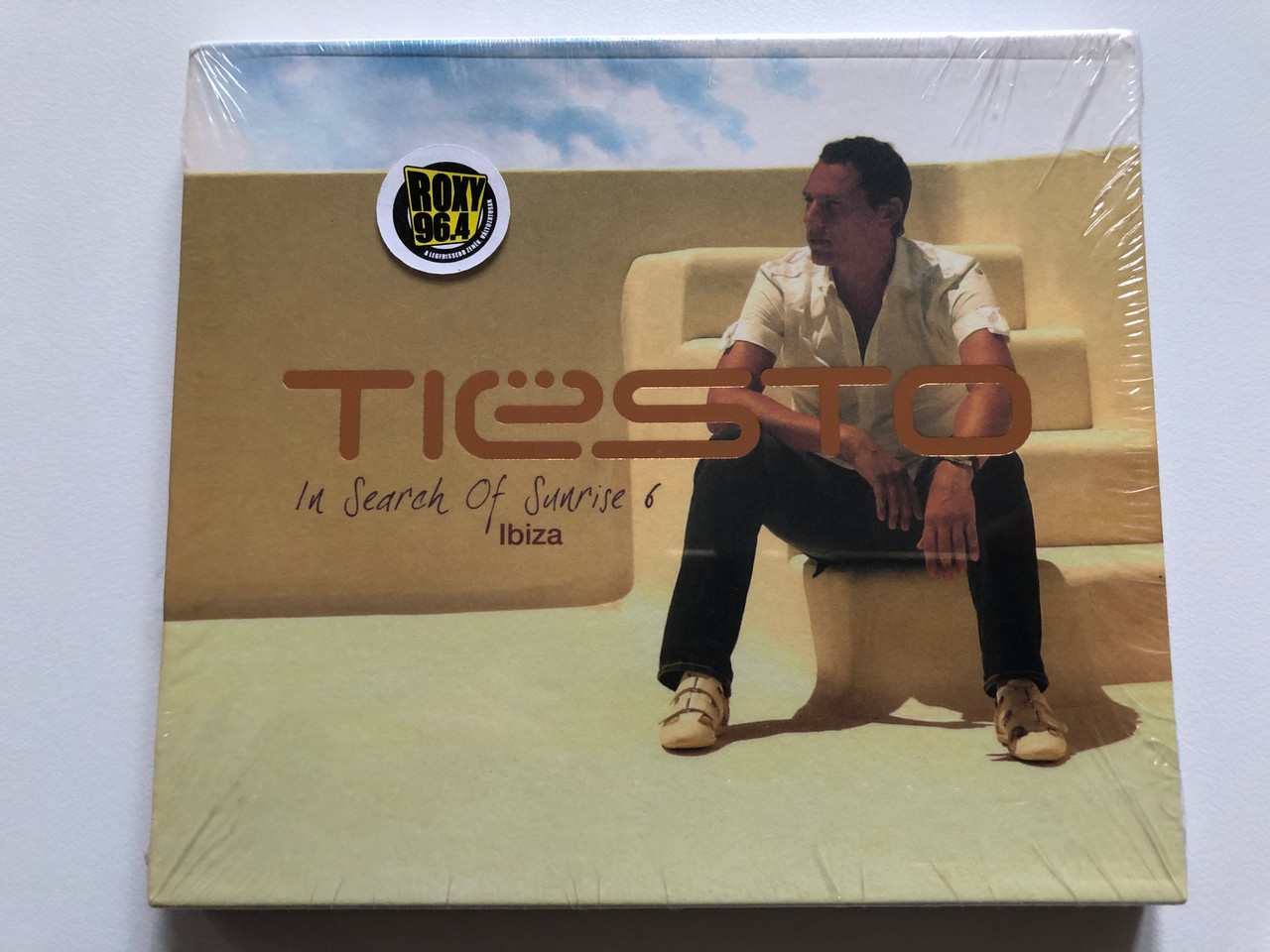 https://cdn10.bigcommerce.com/s-62bdpkt7pb/products/0/images/199509/Tisto_-_In_Search_Of_Sunrise_6_Ibiza_Songbird_2x_Audio_CD_2007_Songbird_CD_10_1__49727.1637170373.1280.1280.JPG?c=2&_gl=1*1ido3wh*_ga*MjA2NTIxMjE2MC4xNTkwNTEyNTMy*_ga_WS2VZYPC6G*MTYzNzE2MTkwOC4xNzMuMS4xNjM3MTcwMjE2LjMz