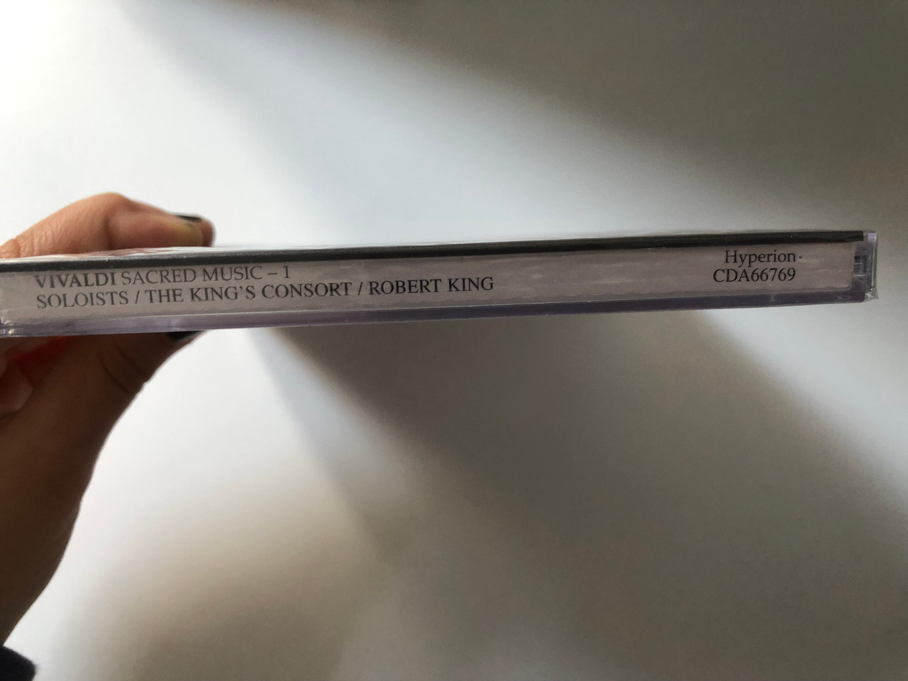 https://cdn10.bigcommerce.com/s-62bdpkt7pb/products/0/images/200467/Vivaldi_-_Sacred_Music_Susan_Gritton_Lisa_Milne_Catherine_Denley_Lynton_Atkinson_David_Wilson-Johnson_The_Kings_Consort_Robert_King_Hyperion_Audio_CD_CDA66769_3__68196.1637857956.1280.1280.JPG?c=2&_gl=1*1e53hmr*_ga*MjA2NTIxMjE2MC4xNTkwNTEyNTMy*_ga_WS2VZYPC6G*MTYzNzg1MjczMi4xODkuMS4xNjM3ODU3NjYyLjI5