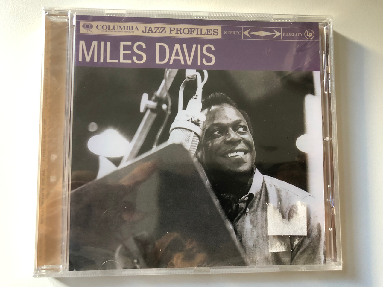 https://cdn10.bigcommerce.com/s-62bdpkt7pb/products/0/images/200964/Miles_Davis_Columbia_Jazz_Profiles_Sony_BMG_Music_Entertainment_Audio_CD_2008_Stereo_88697288642_1__64314.1638446360.1280.1280.JPG?c=2&_gl=1*huf2bh*_ga*MjA2NTIxMjE2MC4xNTkwNTEyNTMy*_ga_WS2VZYPC6G*MTYzODQ0MDM5Mi4xOTkuMS4xNjM4NDQ2MTE4LjI2