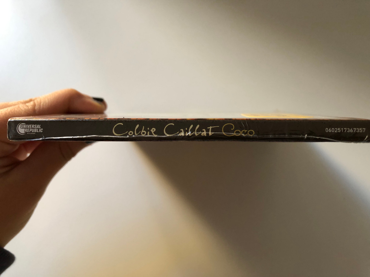 https://cdn10.bigcommerce.com/s-62bdpkt7pb/products/0/images/200983/Colbie_Caillat_Coco_Featuring_The_Hit_Single_Bubbly_Universal_Republic_Records_Audio_CD_2007_0602517367357_3__09021.1638450757.1280.1280.JPG?c=2&_gl=1*1tyogci*_ga*MjA2NTIxMjE2MC4xNTkwNTEyNTMy*_ga_WS2VZYPC6G*MTYzODQ0MDM5Mi4xOTkuMS4xNjM4NDUwNDE4LjM5