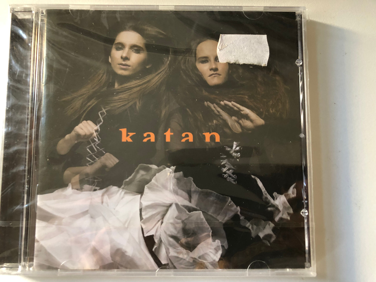 https://cdn10.bigcommerce.com/s-62bdpkt7pb/products/0/images/201020/Katan_Twelvetones_Records_Audio_CD_2007_TW_01_2007_2_1__35734.1638521190.1280.1280.JPG?c=2&_gl=1*1hnkds1*_ga*MjA2NTIxMjE2MC4xNTkwNTEyNTMy*_ga_WS2VZYPC6G*MTYzODUxNDM5NC4yMDAuMS4xNjM4NTIxMTExLjE3