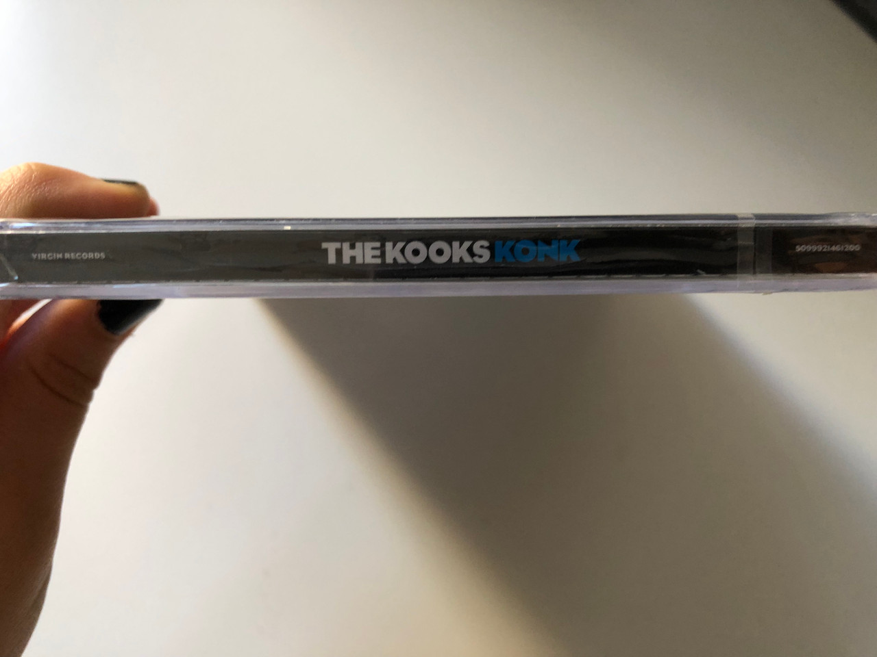 https://cdn10.bigcommerce.com/s-62bdpkt7pb/products/0/images/201065/The_Kooks_Konk_Features_Always_Where_I_Need_To_Be_Inserst_This_CD_In_Your_Computer_To_Access_Exclusive_Bonus_Content_Virgin_Audio_CD_2008_5099921461200_3__45857.1638536644.1280.1280.JPG?c=2&_gl=1*1hu4g2d*_ga*MjA2NTIxMjE2MC4xNTkwNTEyNTMy*_ga_WS2VZYPC6G*MTYzODUzMTQ4NS4yMDEuMS4xNjM4NTM2NDgxLjE4