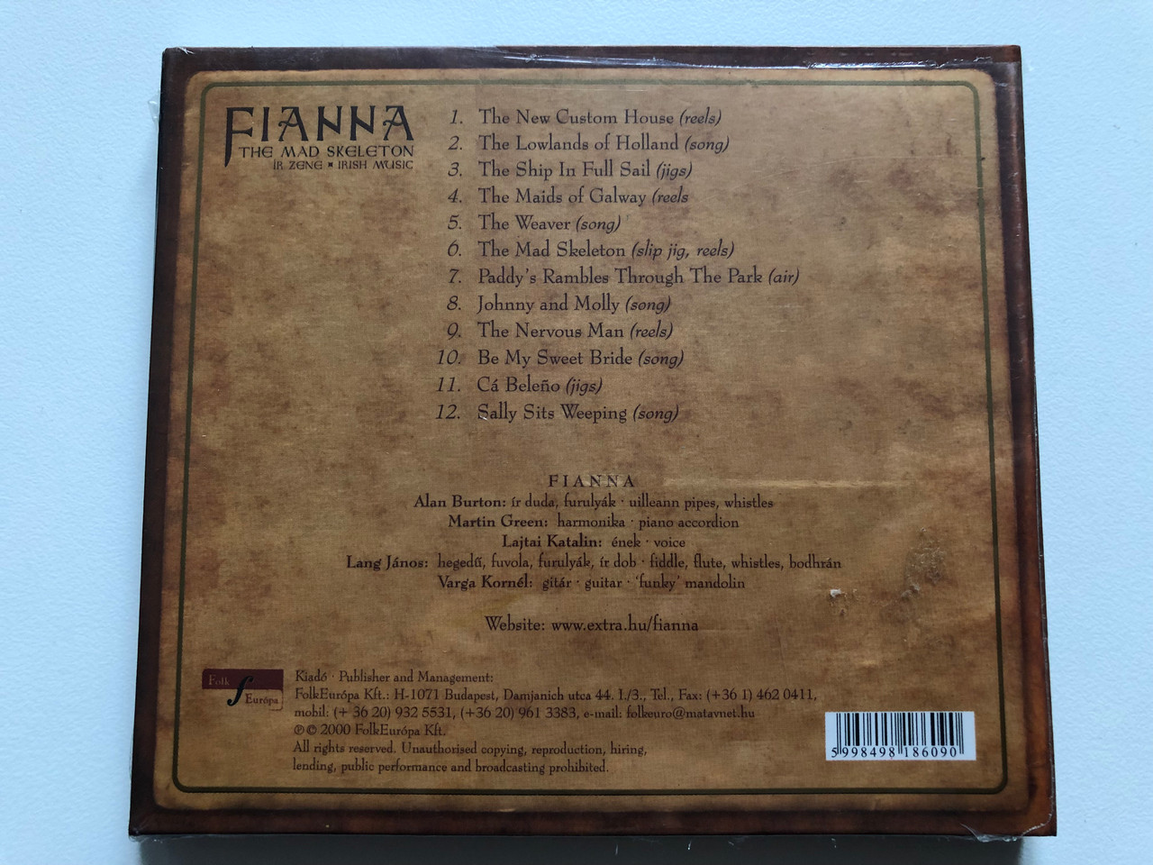 https://cdn10.bigcommerce.com/s-62bdpkt7pb/products/0/images/201829/Fianna_The_Mad_Skeleton_Ir_Zene_Folk_Eurpa_Audio_CD_2000_FECD002_2__50633.1639580386.1280.1280.JPG?c=2&_gl=1*1oe11ia*_ga*MjA2NTIxMjE2MC4xNTkwNTEyNTMy*_ga_WS2VZYPC6G*MTYzOTU4MDEwMS4yMTguMC4xNjM5NTgwMTAxLjYw