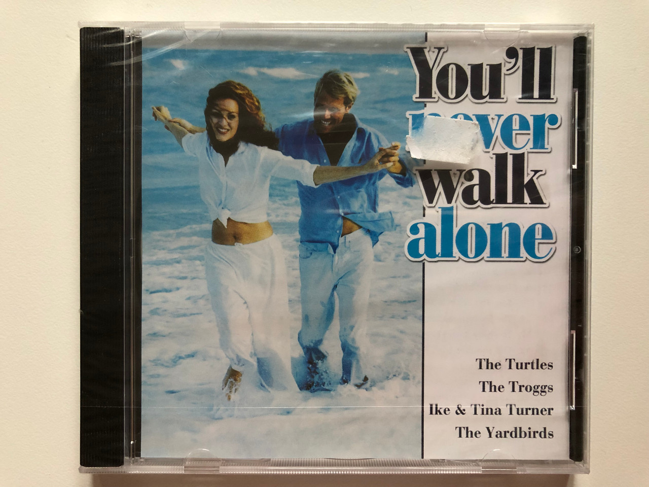https://cdn10.bigcommerce.com/s-62bdpkt7pb/products/0/images/202009/Youll_Never_Walk_Alone_The_Turtles_The_Troggs_Ike_Tina_Turner_The_Yardbirds_Forever_Gold_Audio_CD_2001_FG005_1__30838.1639763377.1280.1280.JPG?c=2&_gl=1*1isk32q*_ga*MjA2NTIxMjE2MC4xNTkwNTEyNTMy*_ga_WS2VZYPC6G*MTYzOTc2MjE4MC4yMjIuMS4xNjM5NzYzMjcxLjI1
