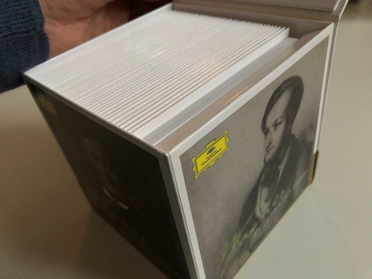 https://cdn10.bigcommerce.com/s-62bdpkt7pb/products/0/images/202750/Wagner_Complete_Operas_Deutsche_Grammophon_43x_Audio_CD_2012_028947905028_4__87868.1640252532.1280.1280.JPG?c=2&_gl=1*91xddp*_ga*MjA2NTIxMjE2MC4xNTkwNTEyNTMy*_ga_WS2VZYPC6G*MTY0MDI1MDU3NC4yMjkuMS4xNjQwMjUzMTcwLjYw