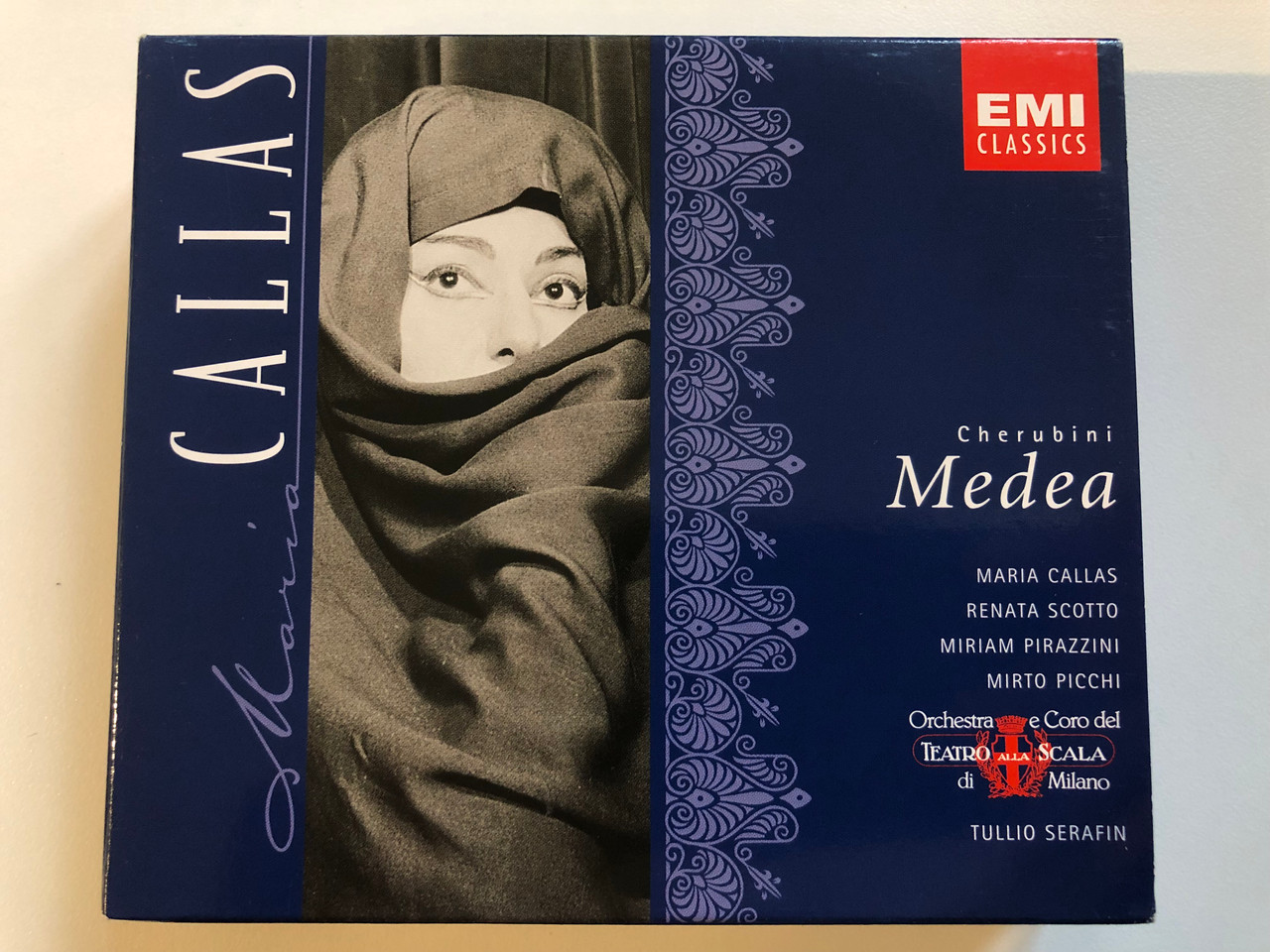 https://cdn10.bigcommerce.com/s-62bdpkt7pb/products/0/images/204414/Cherubini_-_Medea_Maria_Callas_Renata_Scotto_Miriam_Pirazzini_Mirto_Picchi_Orchestra_E_Coro_Del_Teatro_Alla_Scala_Di_Milano_Tullio_Serafin_EMI_Classics_2x_Audio_CD_1997_Stereo_7243566_1__13484.1641324289.1280.1280.JPG?c=2&_gl=1*1yylsqr*_ga*MjA2NTIxMjE2MC4xNTkwNTEyNTMy*_ga_WS2VZYPC6G*MTY0MTMyMzE4OS4yNDYuMS4xNjQxMzIzOTIzLjU2