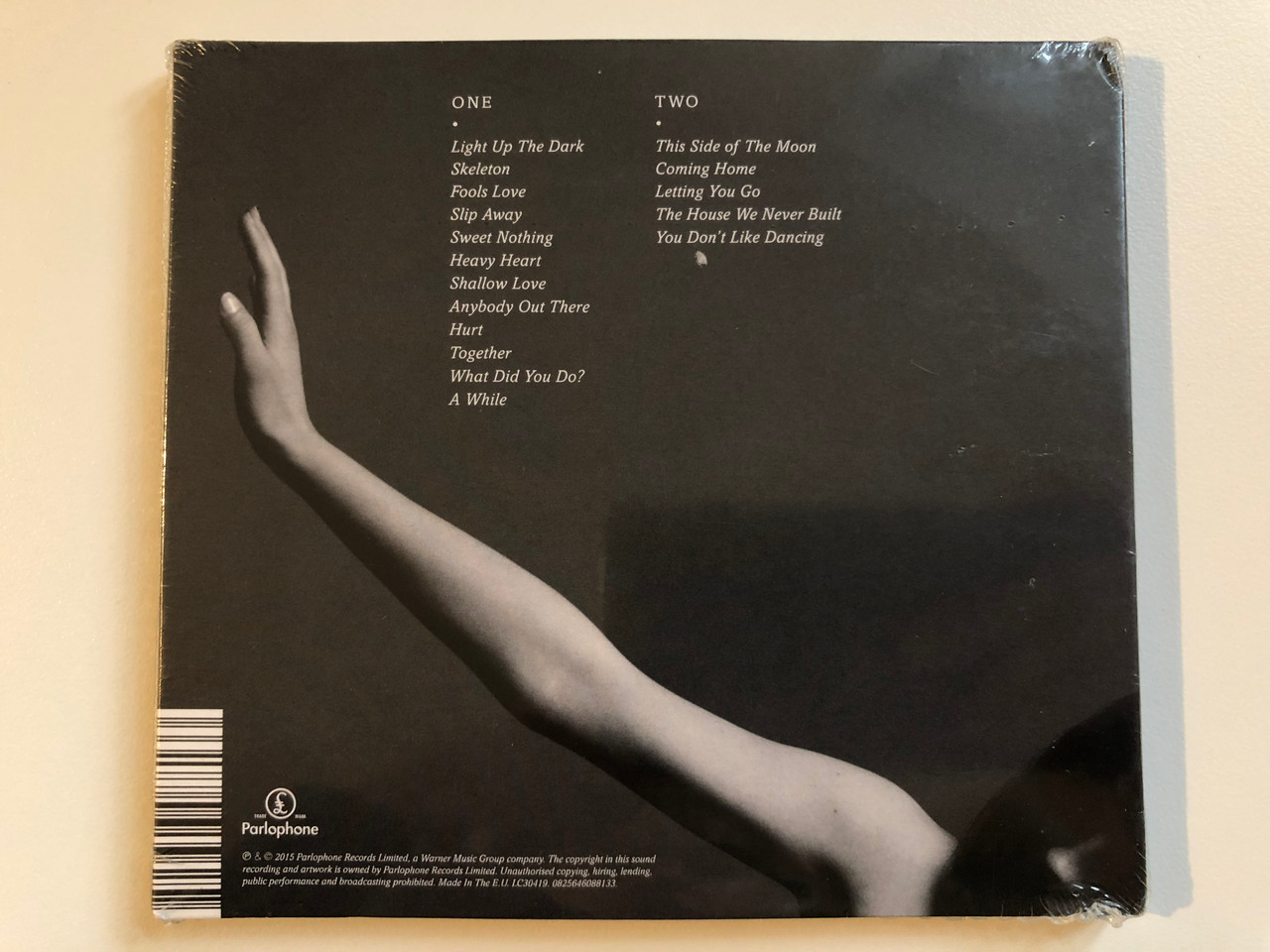 https://cdn10.bigcommerce.com/s-62bdpkt7pb/products/0/images/204486/Gabrielle_Aplin_Light_Up_The_Dark_Deluxe_Edition_Includes_The_Singles_Light_Up_The_Dark_and_Sweet_Nothing_plus_5_bonus_tracks_Parlophone_2x_Audio_CD_2015_0825646088133_2__71802.1641362875.1280.1280.JPG?c=2&_gl=1*13wkgpf*_ga*MjA2NTIxMjE2MC4xNTkwNTEyNTMy*_ga_WS2VZYPC6G*MTY0MTM1OTgzNy4yNDcuMS4xNjQxMzYyNjkyLjU4