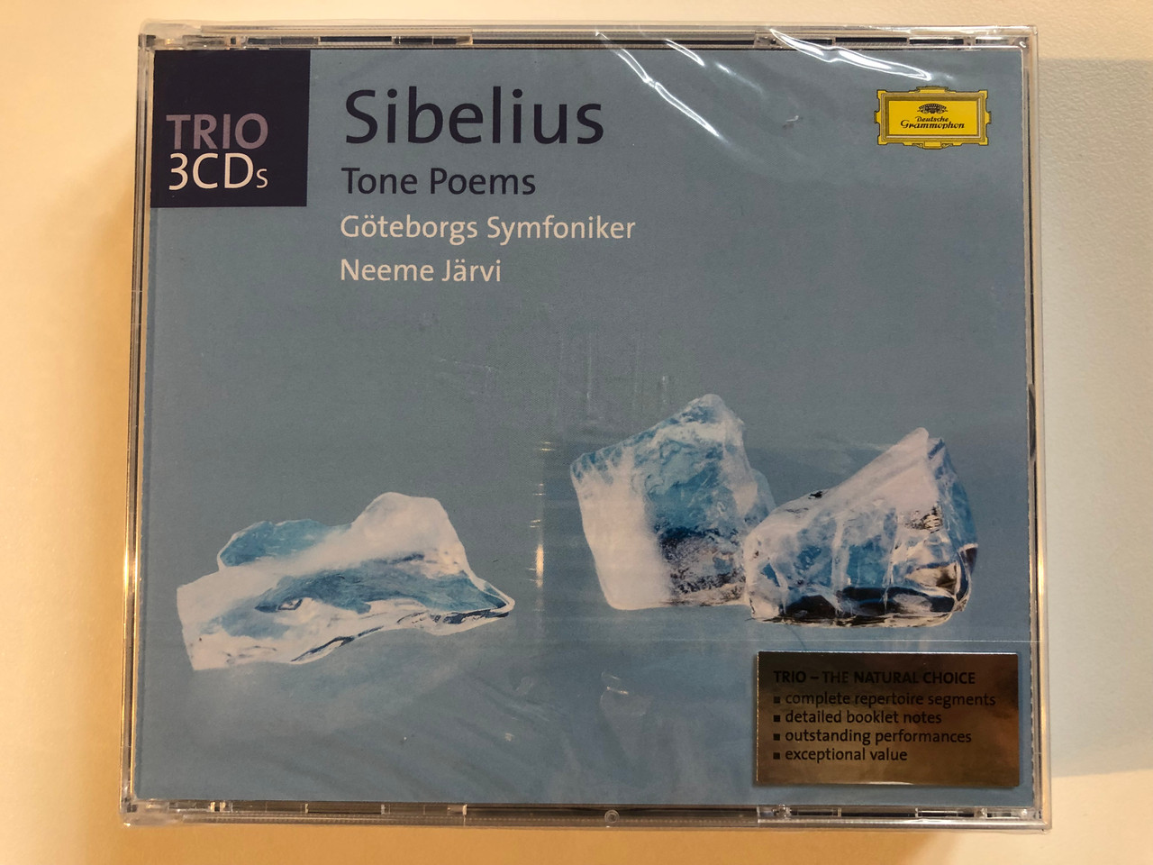 https://cdn10.bigcommerce.com/s-62bdpkt7pb/products/0/images/204492/Sibelius_-_Tone_Poems_-_Gteborgs_Symfoniker_Neeme_Jrvi_Trio_-_The_Natural_Choice_complete_repertoire_segments_detailed_booklet_notes_outstanding_performances_Deutsche_Grammophon_3x_Aud_1__11505.1641363902.1280.1280.JPG?c=2&_gl=1*1fn7o1s*_ga*MjA2NTIxMjE2MC4xNTkwNTEyNTMy*_ga_WS2VZYPC6G*MTY0MTM1OTgzNy4yNDcuMS4xNjQxMzYzNjc1LjUx